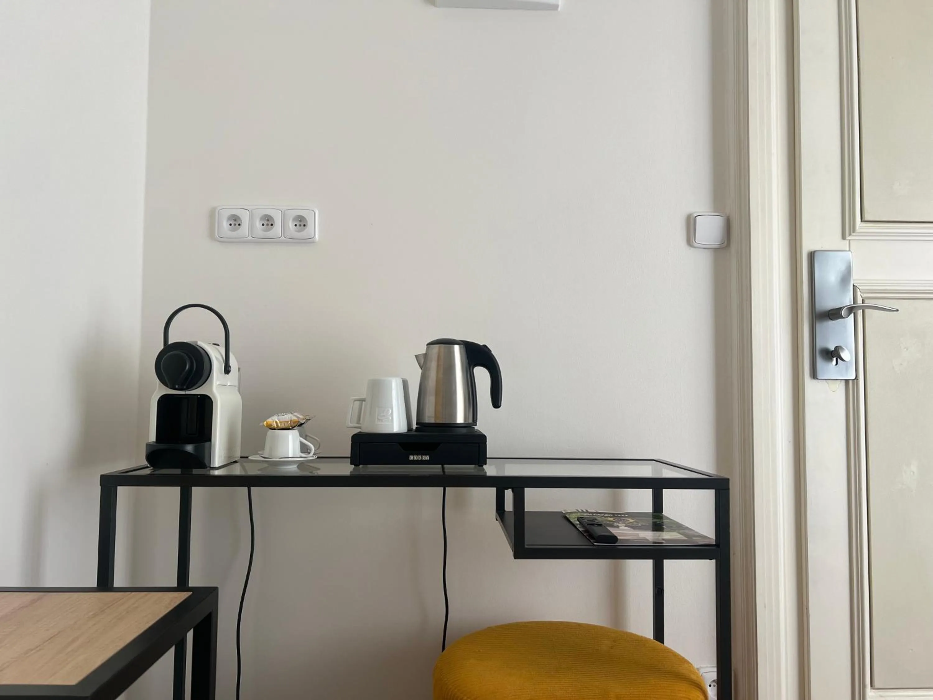 Coffee/tea facilities in Hotel Garden Court