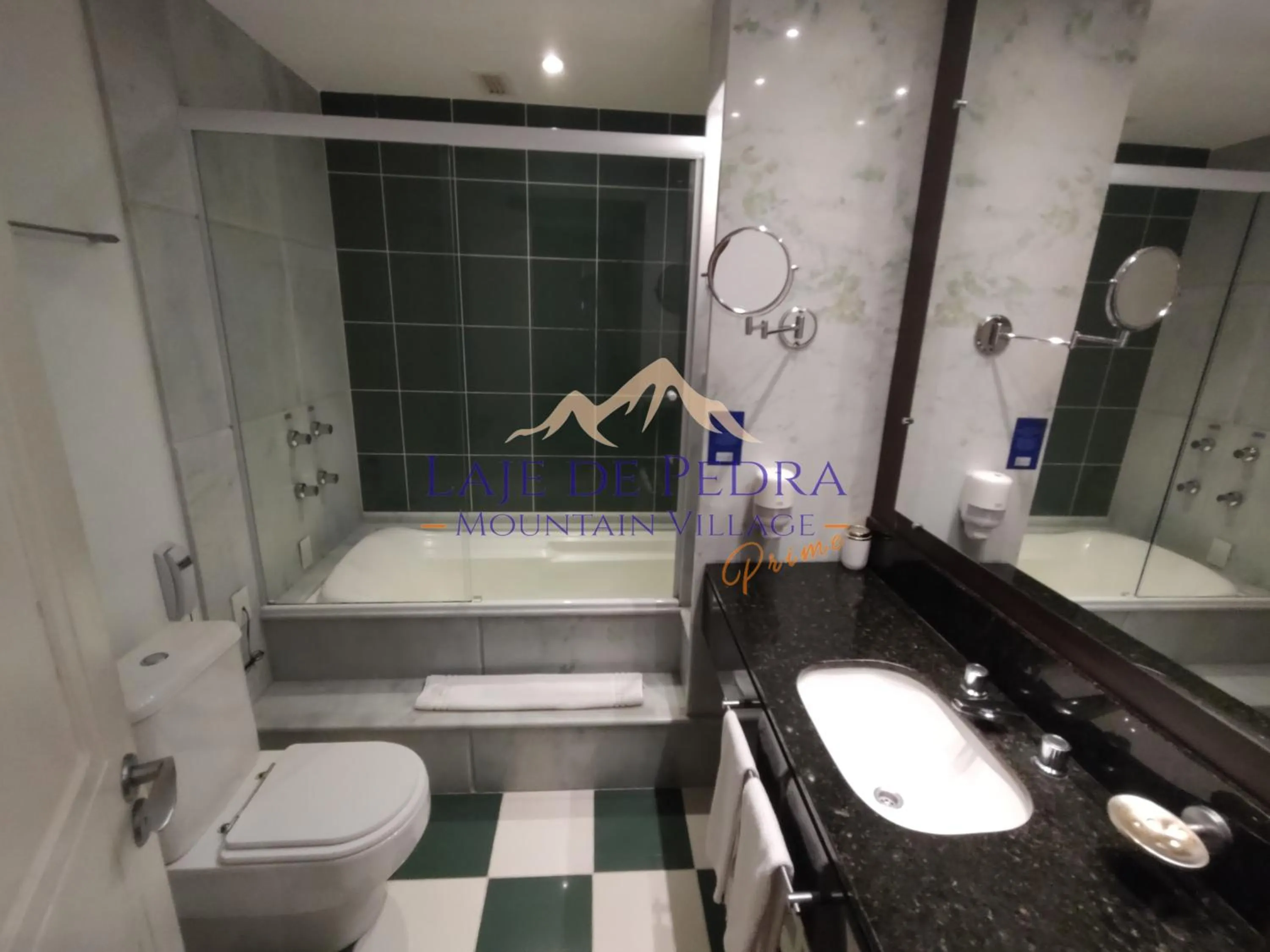 Shower in Laje de Pedra Mountain VillagePrime