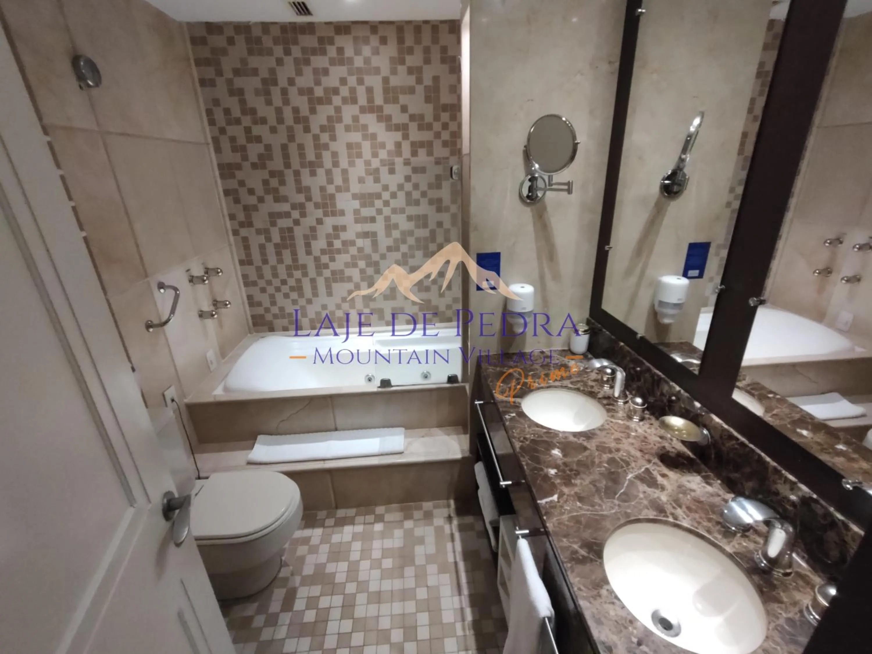 Shower in Laje de Pedra Mountain VillagePrime