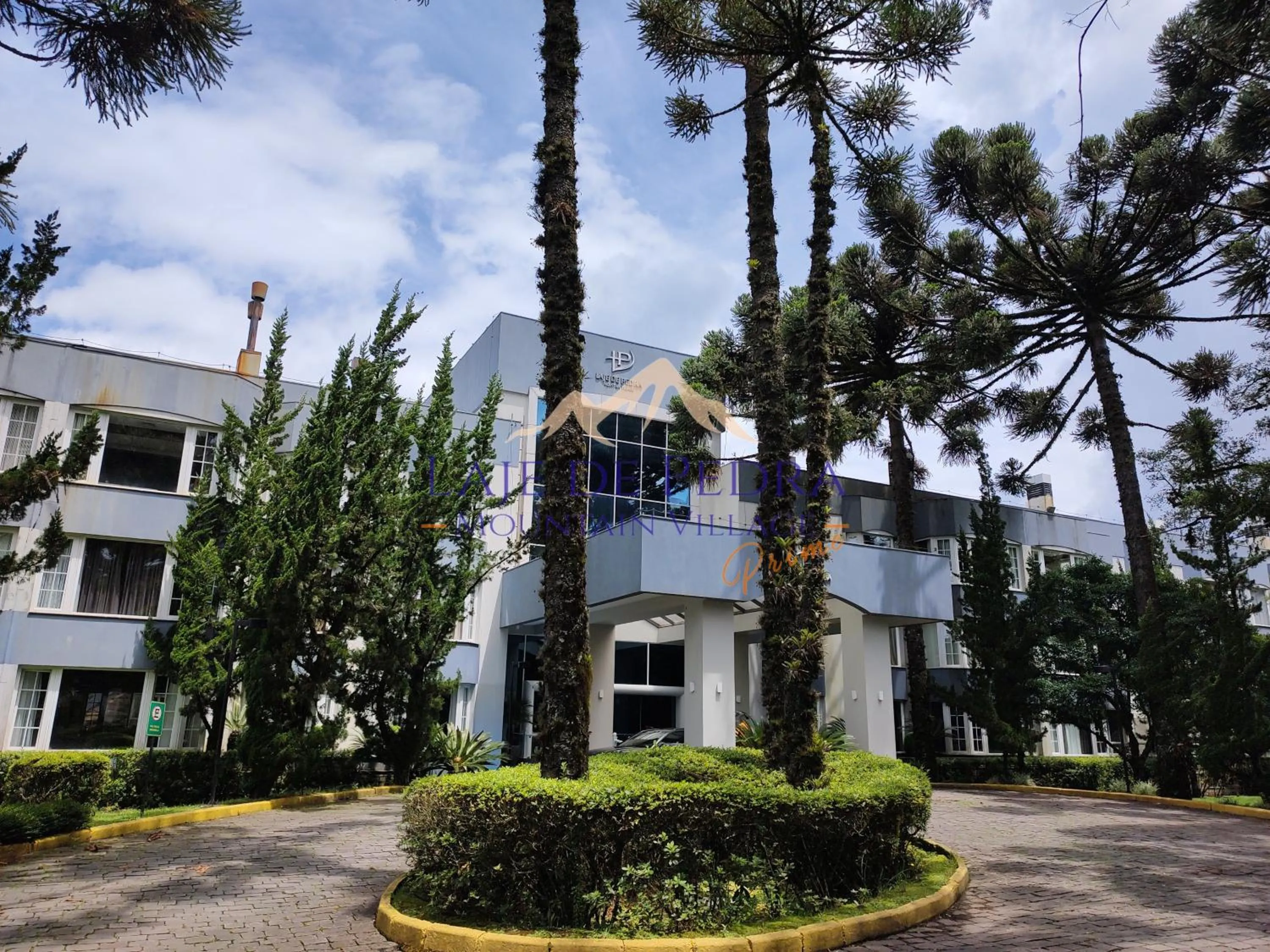 Facade/entrance in Laje de Pedra Mountain VillagePrime