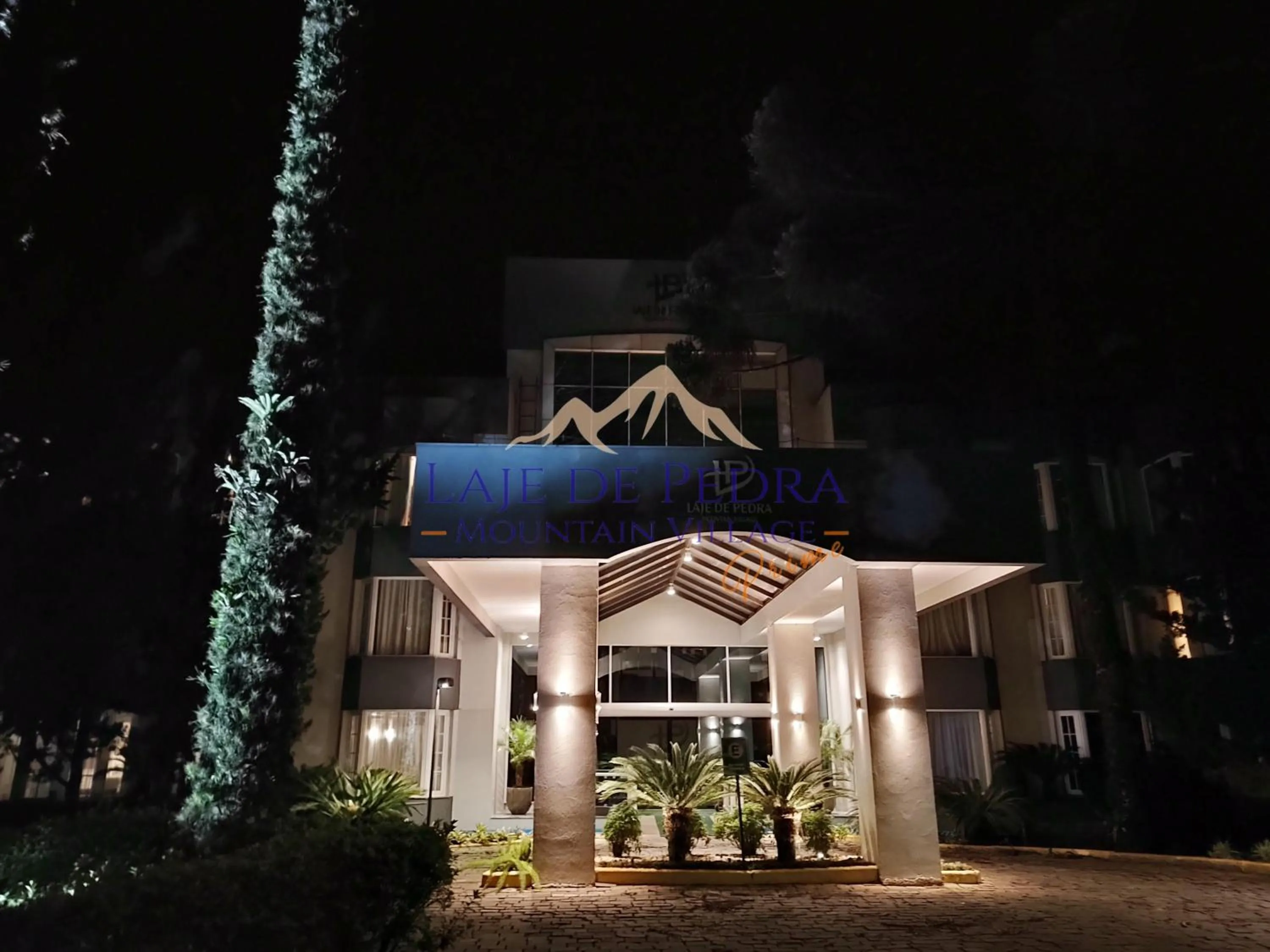Facade/entrance in Laje de Pedra Mountain VillagePrime
