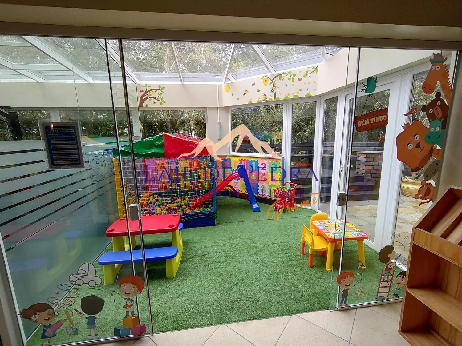 Kids's club in Laje de Pedra Mountain VillagePrime