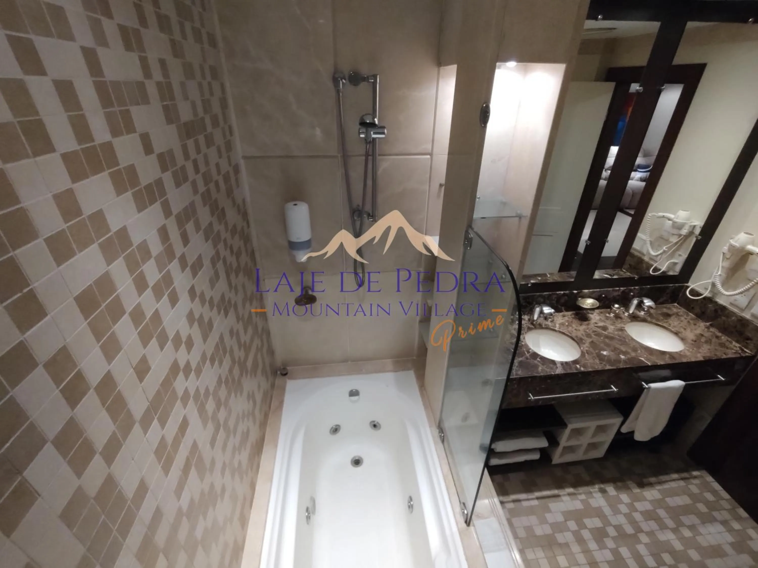 Shower in Laje de Pedra Mountain VillagePrime