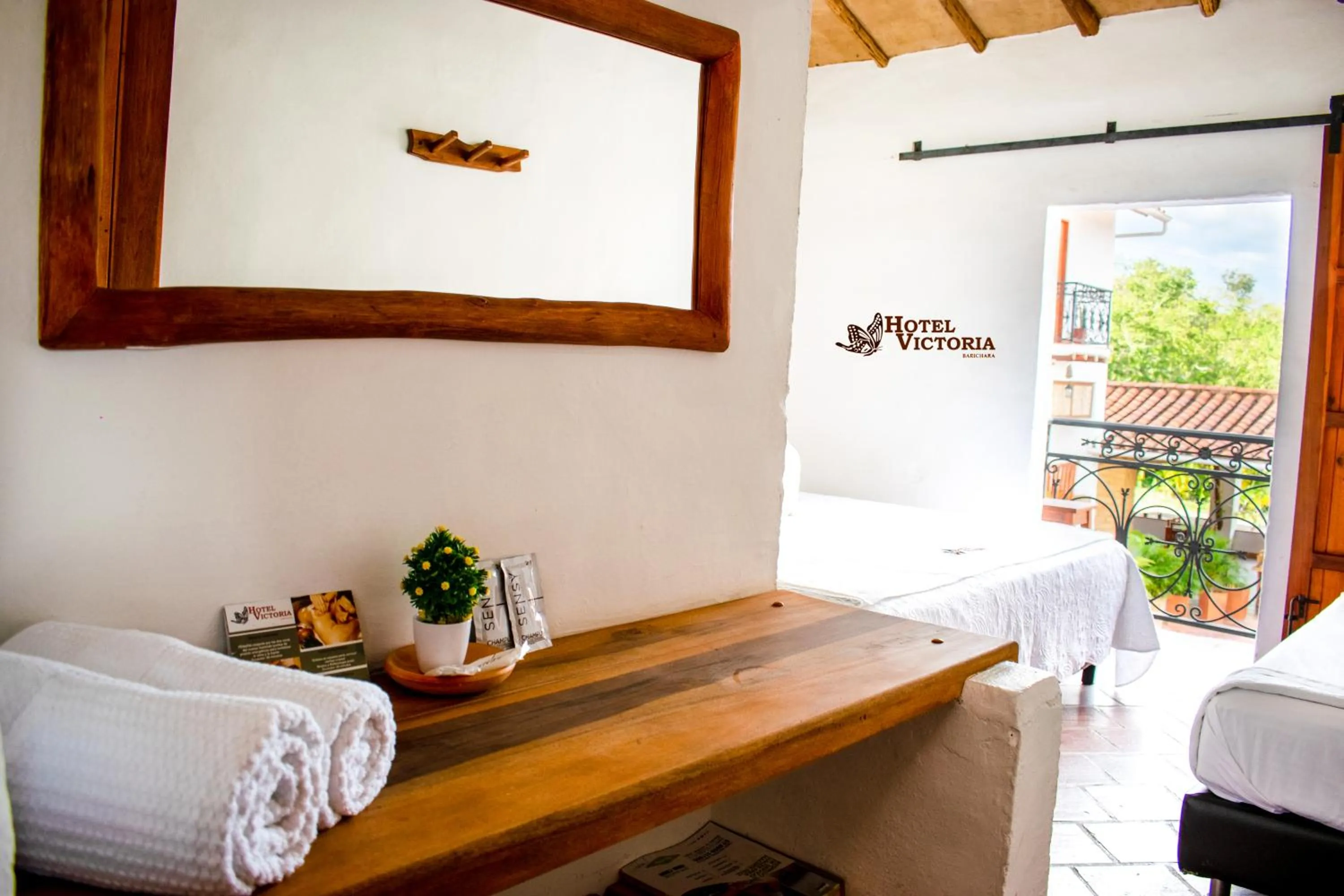 Photo of the whole room, Bed in Hotel Victoria Barichara