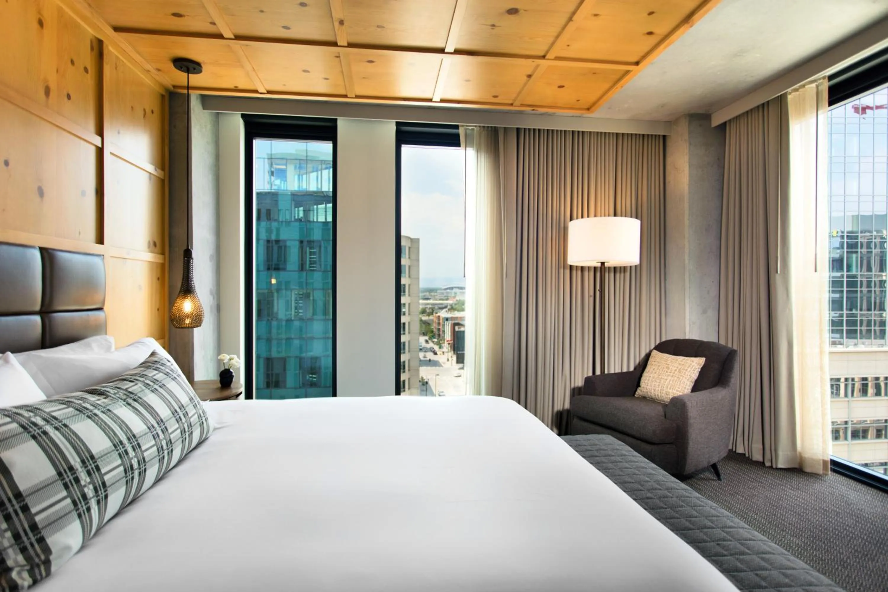 Bed in Limelight Hotel Denver