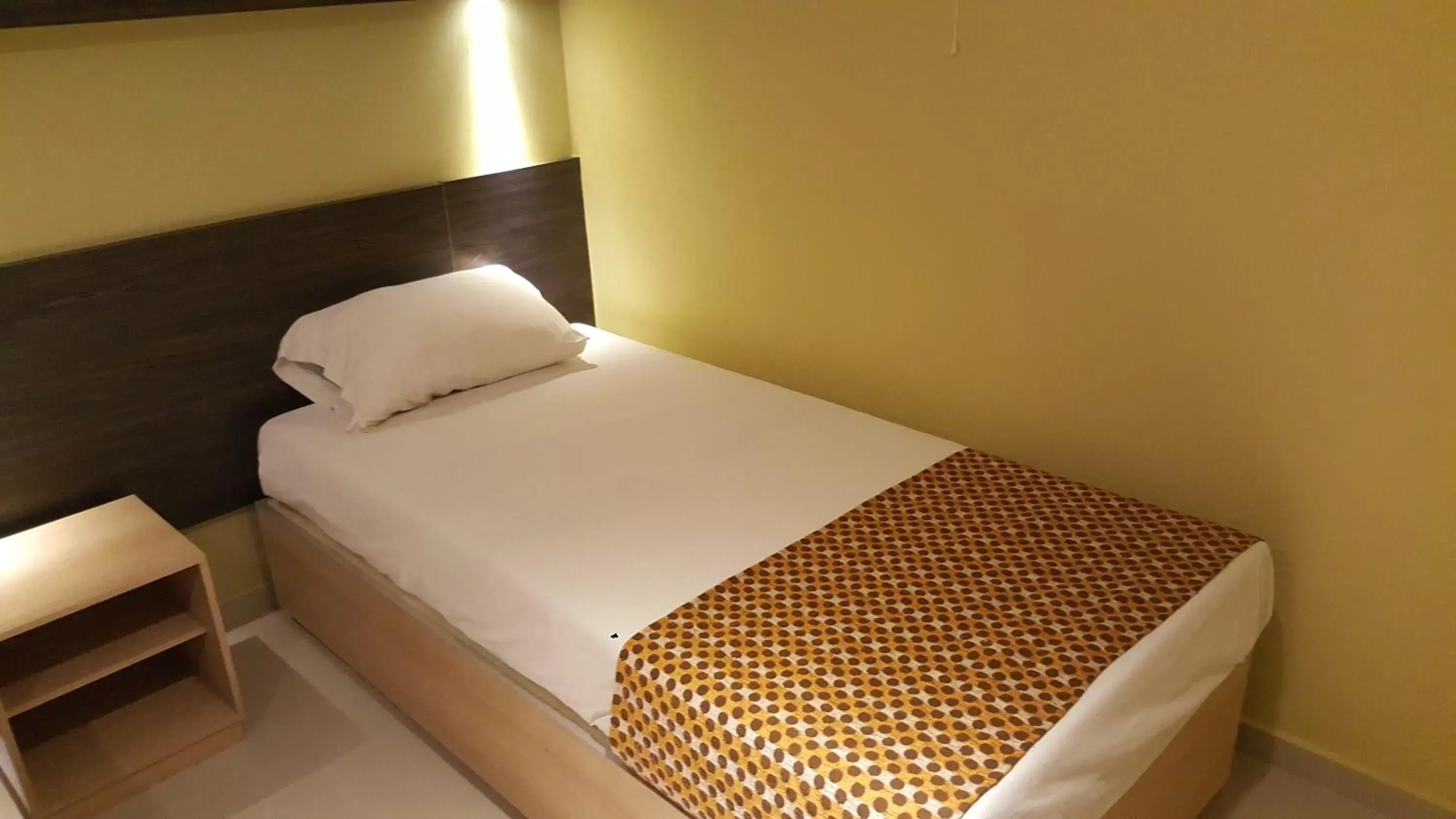 Economy Single Room - single occupancy in Hotel 56 Avenue Plaza Economy Single Room - single occupancy in Hotel 56 Avenue Plaza