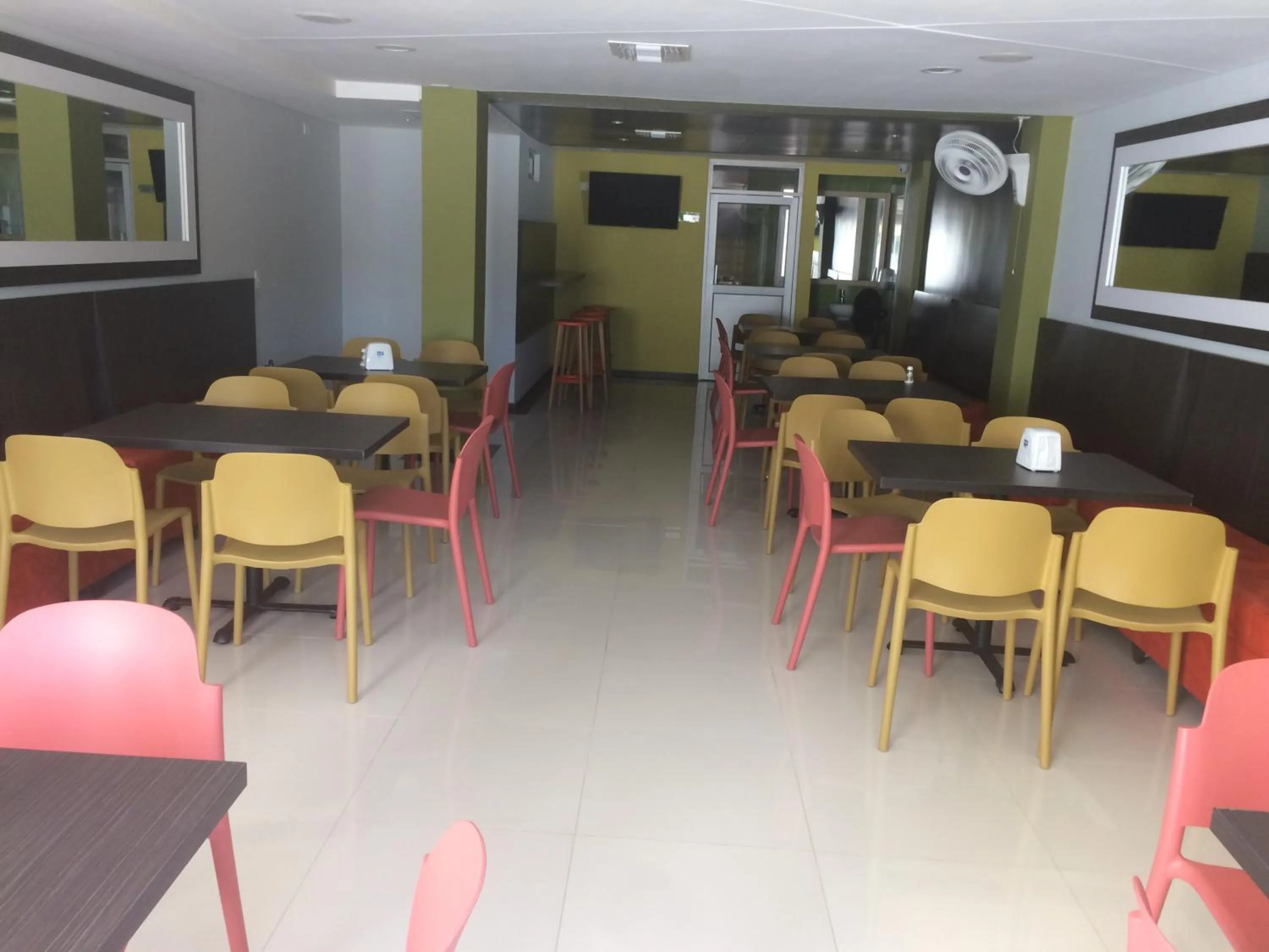 Property building in Hotel 56 Avenue Plaza