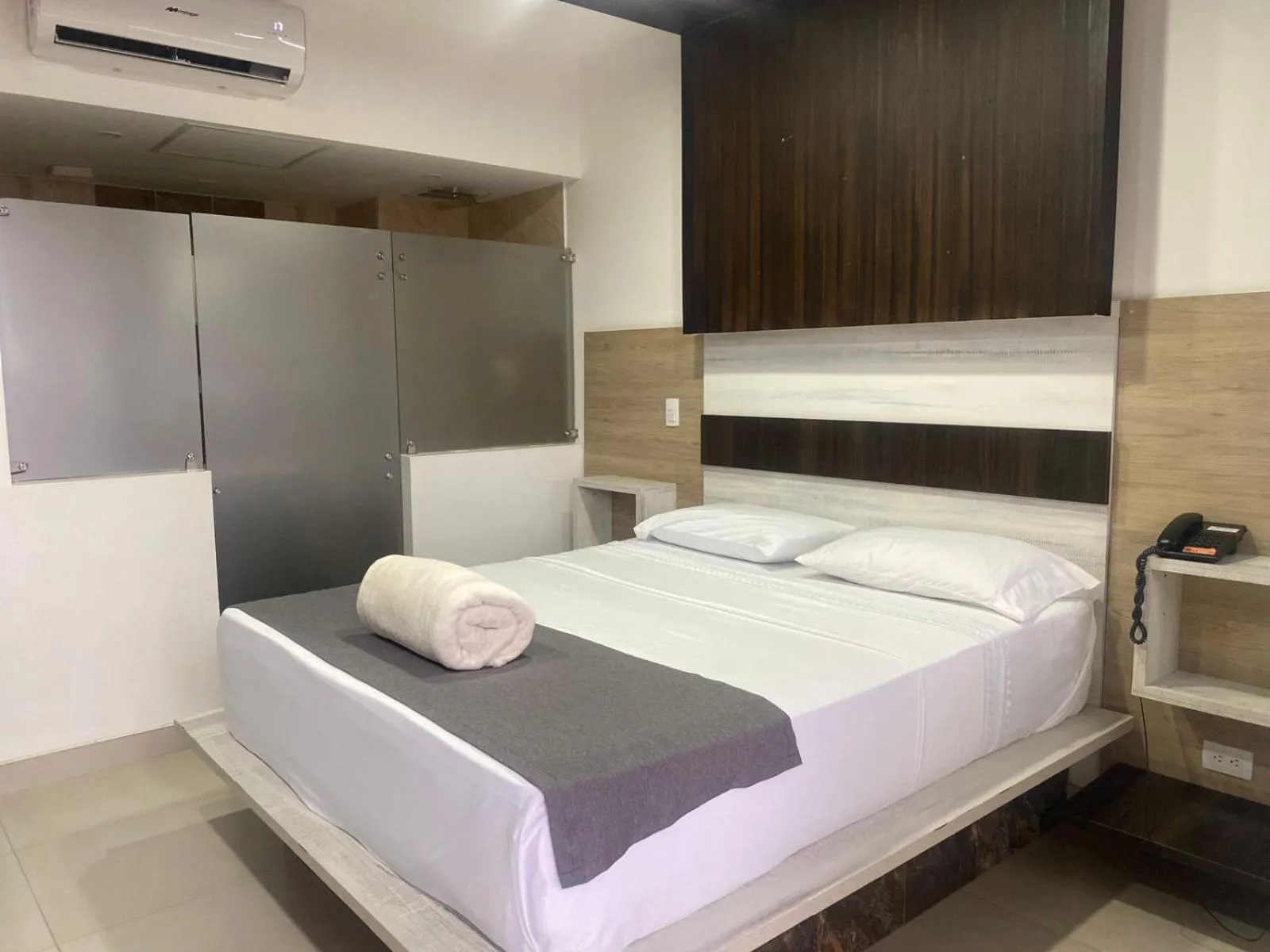 Bed in San Antonio Plaza