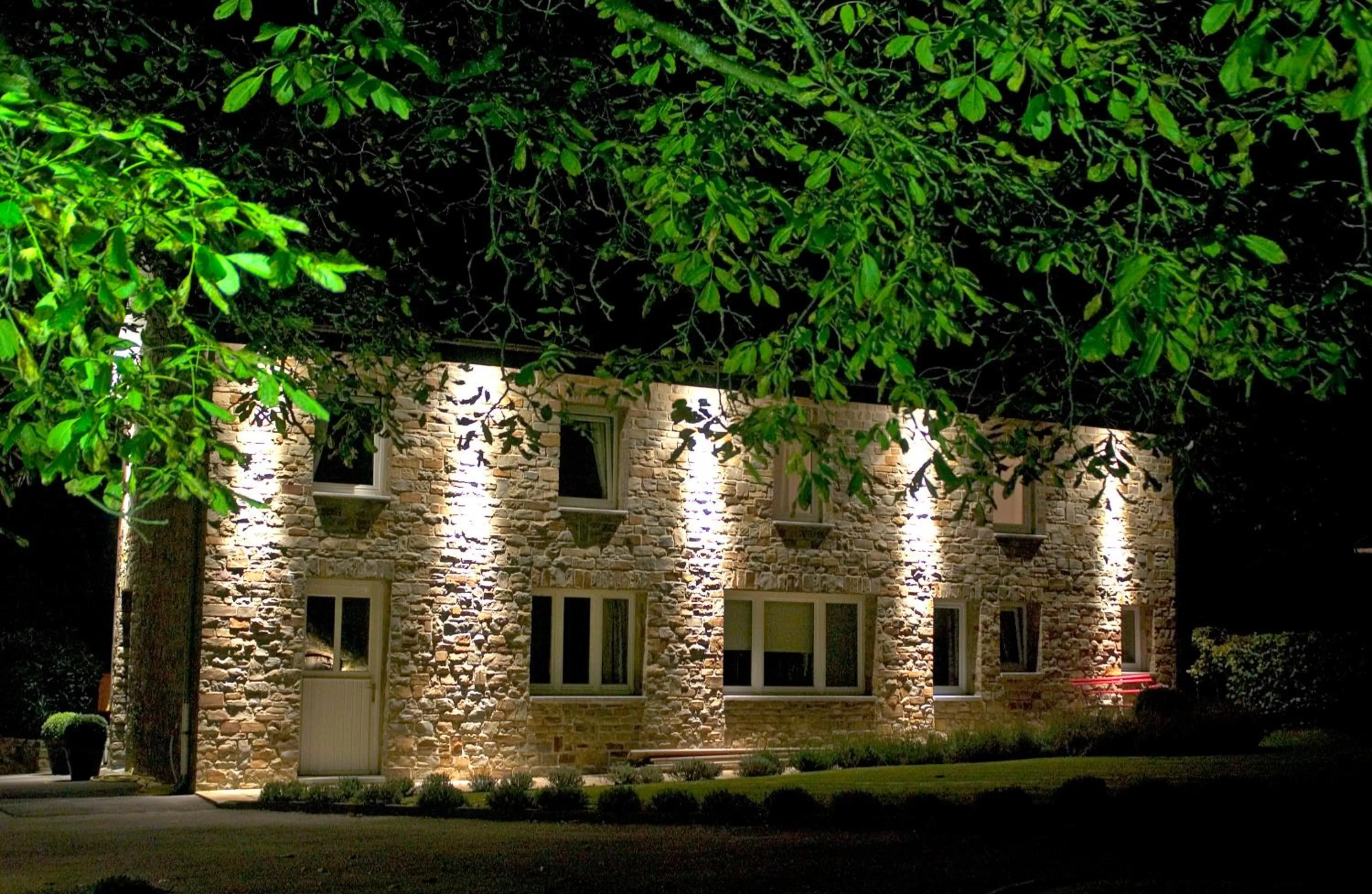 Facade/entrance in Hotel Le Beau Séjour