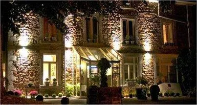 Facade/entrance in Hotel Le Beau Séjour