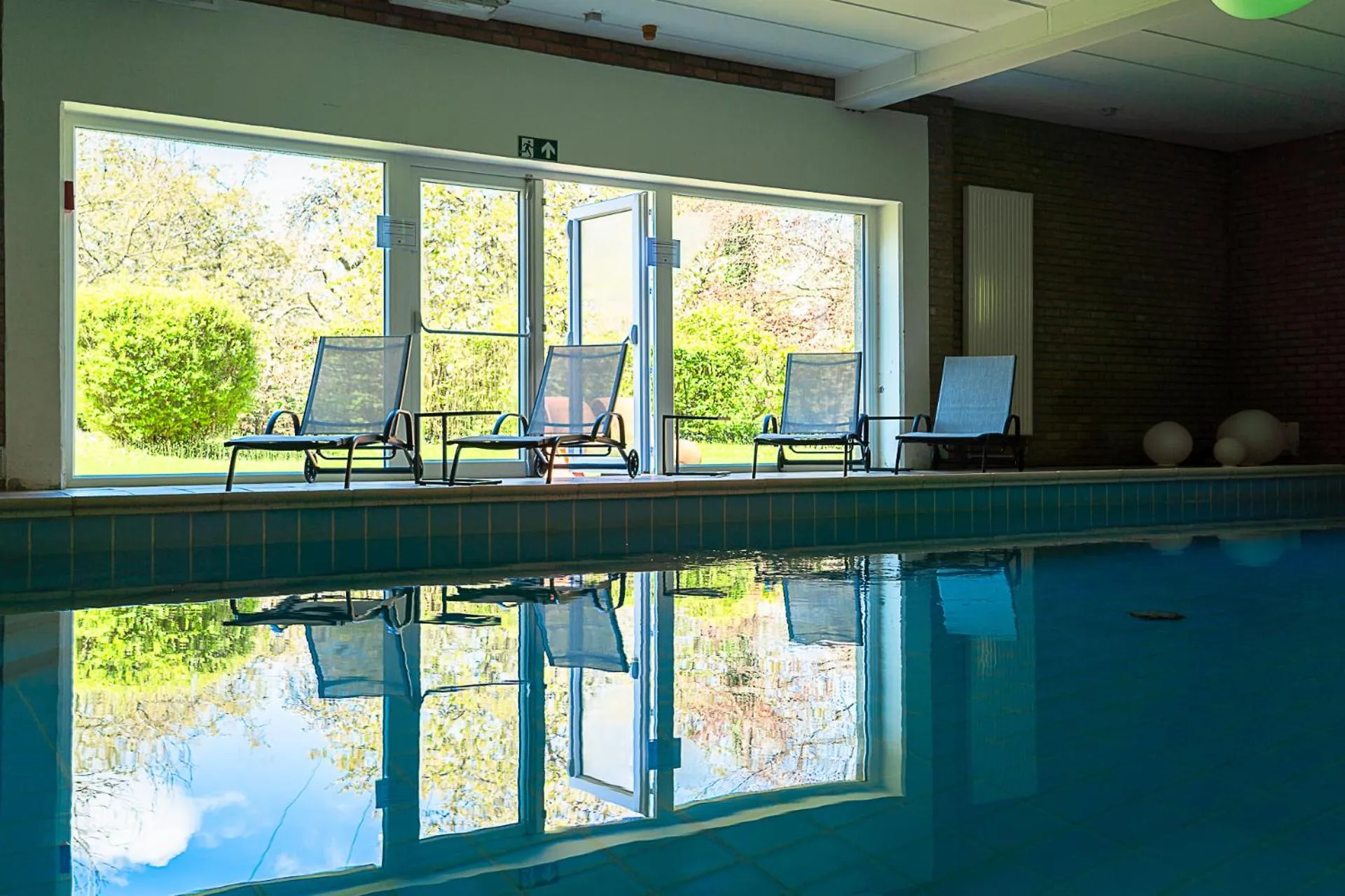 Swimming pool in Hotel Le Beau Séjour