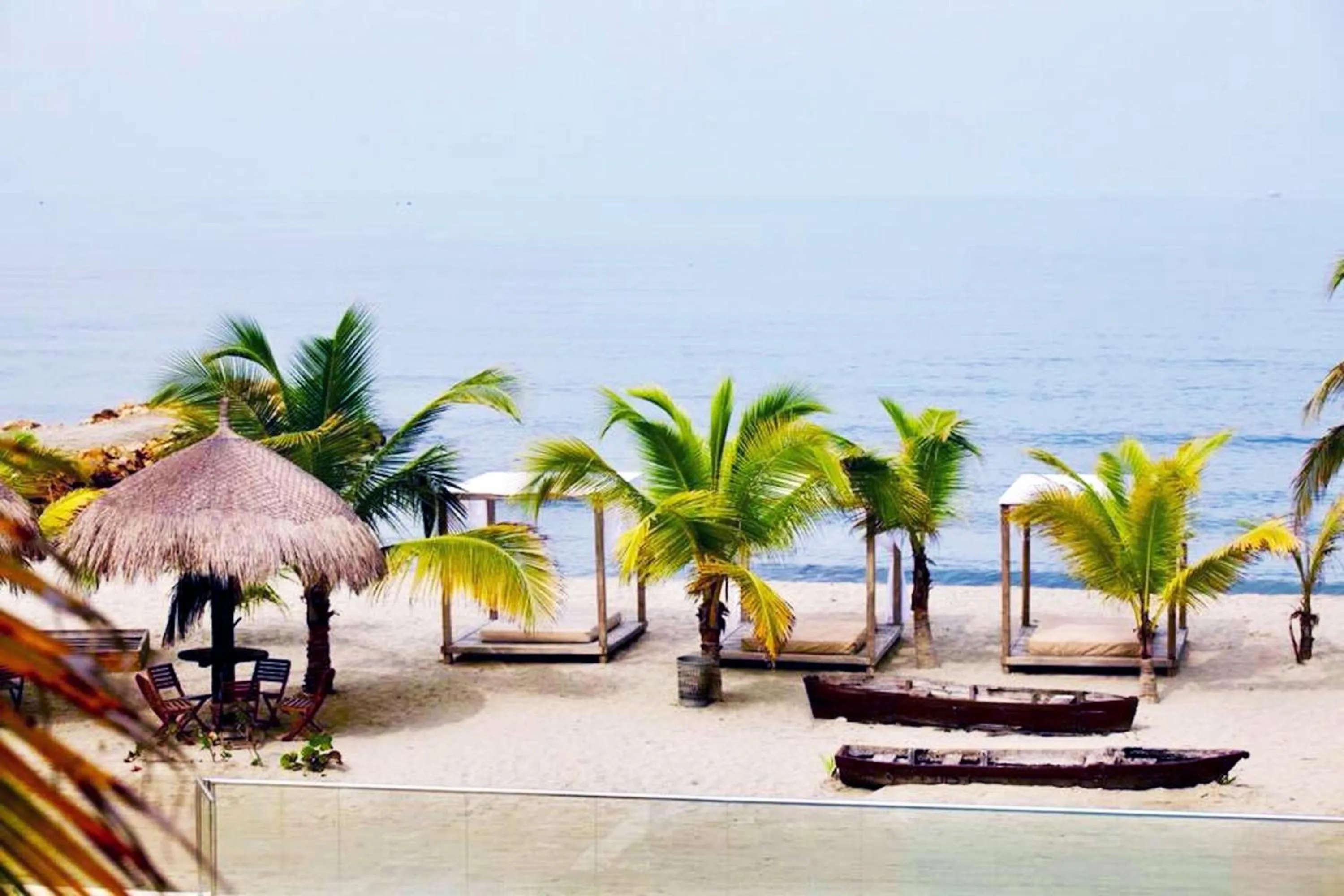 Beach in Loa Tolú by Bernalo Hotels