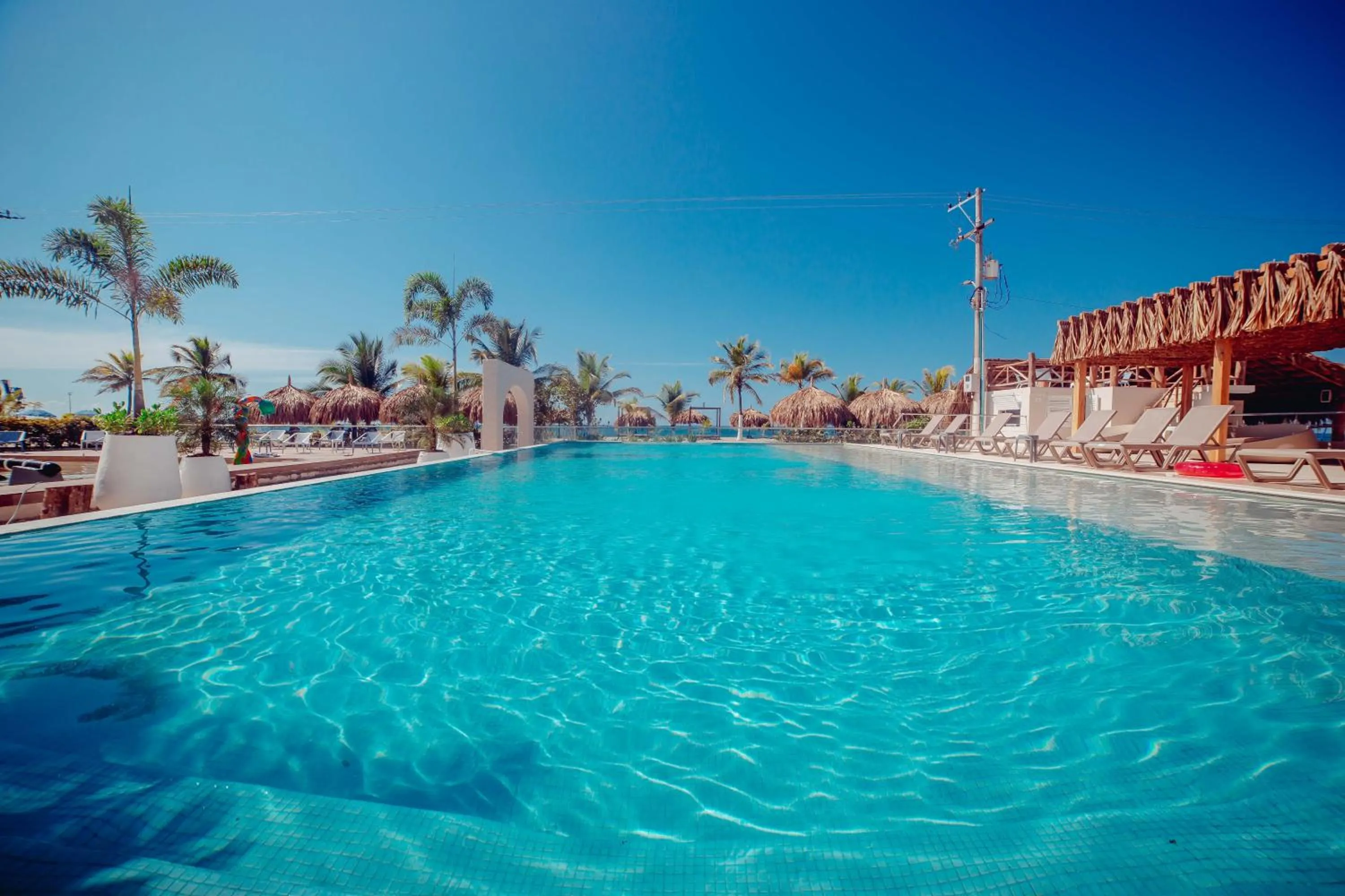 Swimming pool in Loa Tolú by Bernalo Hotels