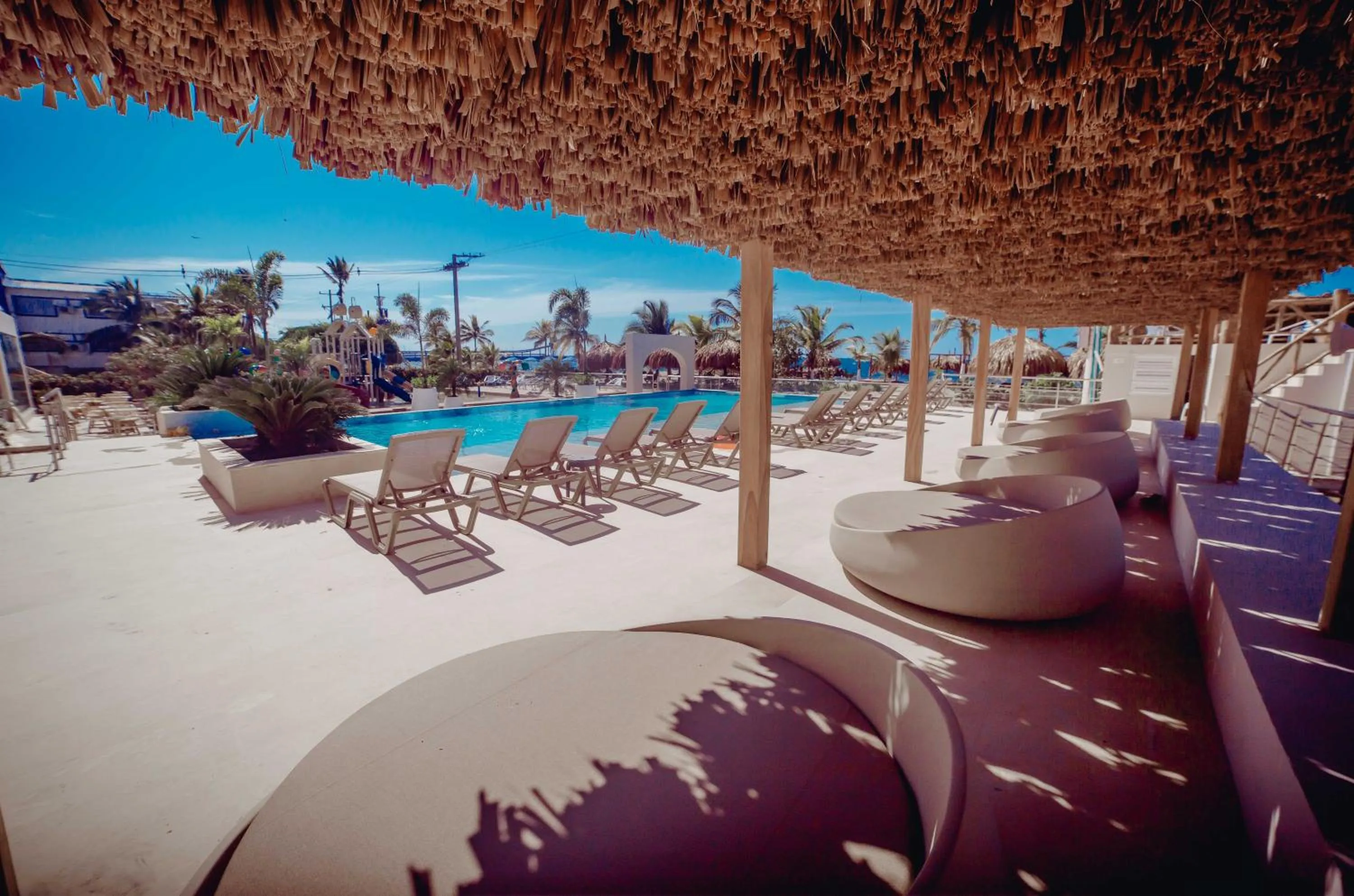 Pool view in Loa Tolú by Bernalo Hotels