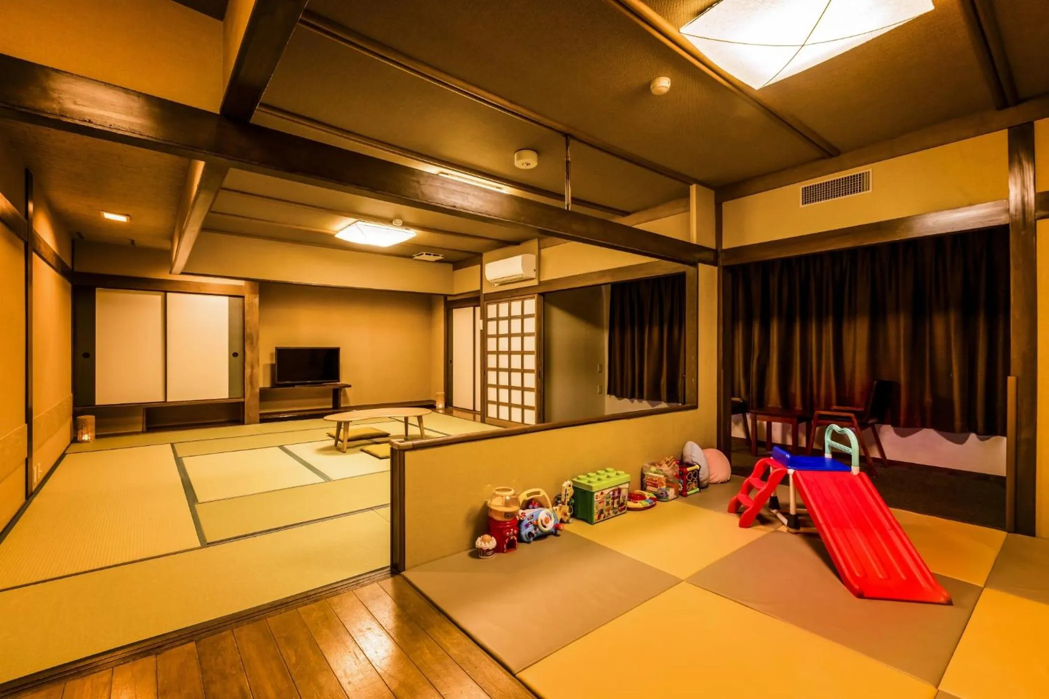 Photo of the whole room in Ooedo Onsen Monogatari Premium Shirahama Saichoraku