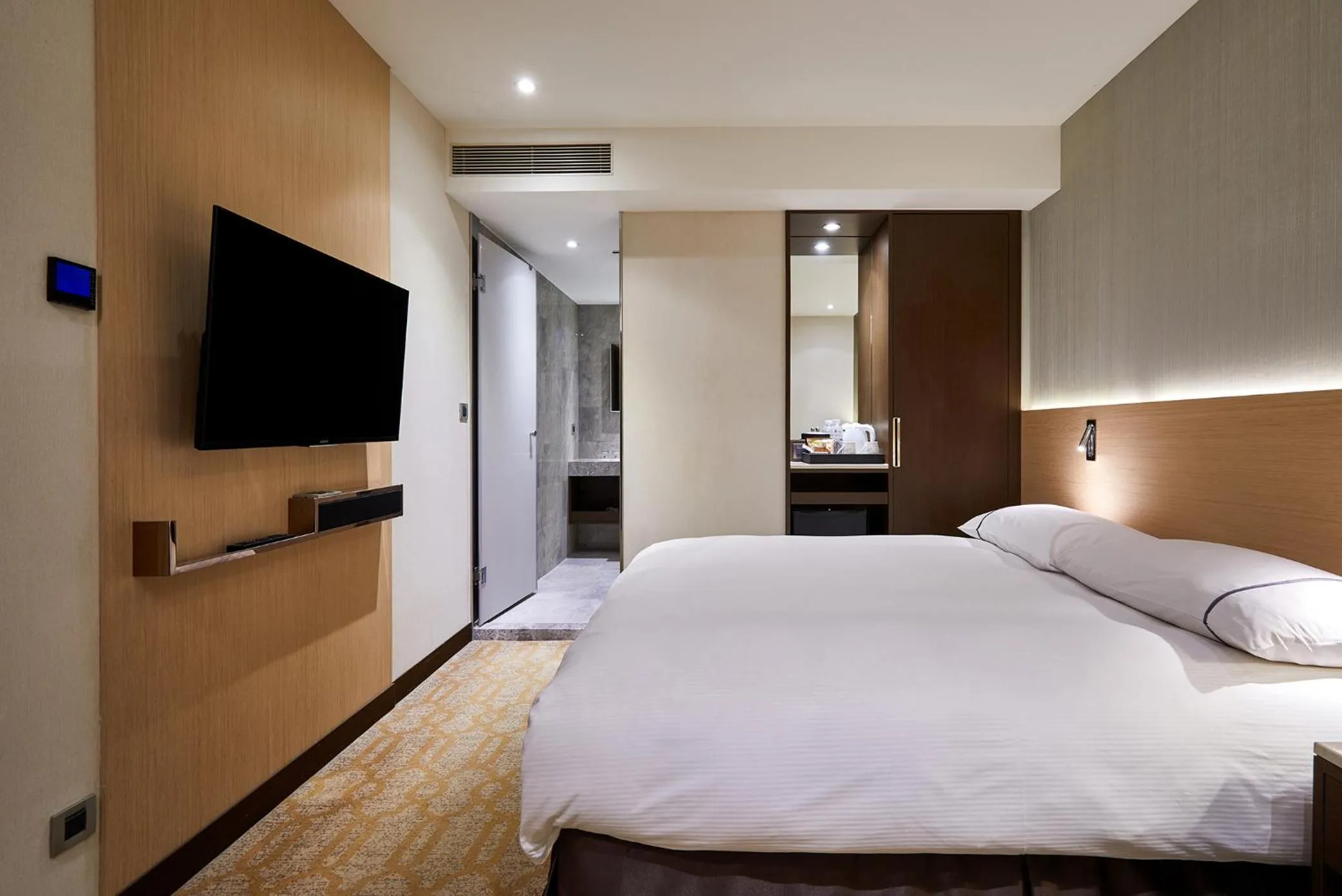Photo of the whole room, Bed in K Hotel Tianjin