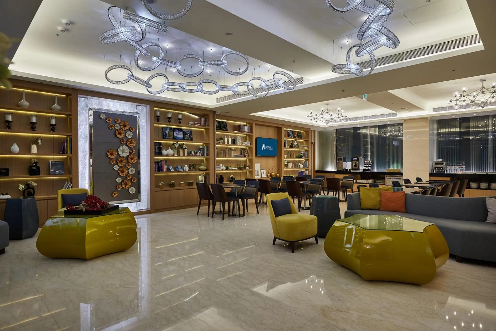 Communal lounge/ TV room in K Hotel Tianjin