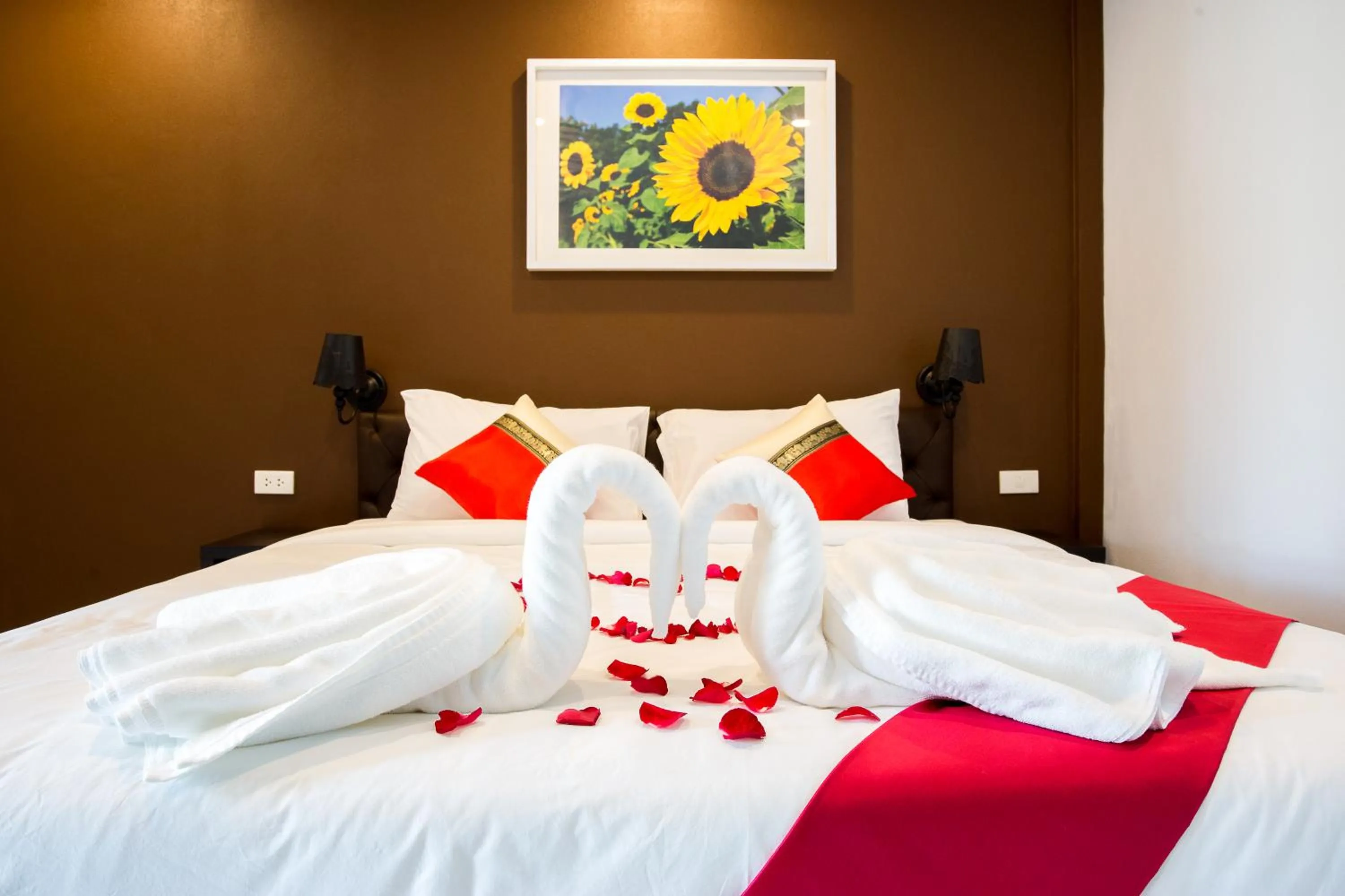 Photo of the whole room, Bed in Pongsakorn Boutique Resort