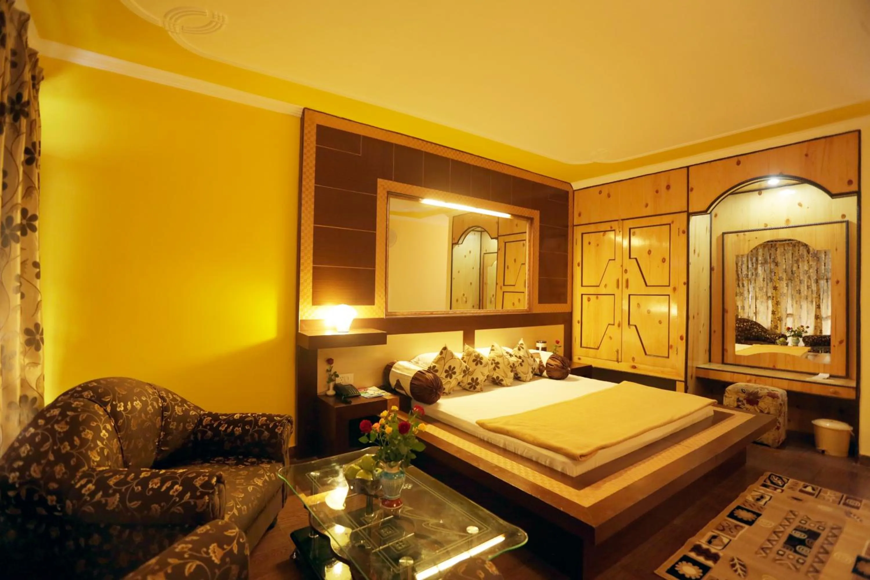 Bed in Hotel Glacier Resort