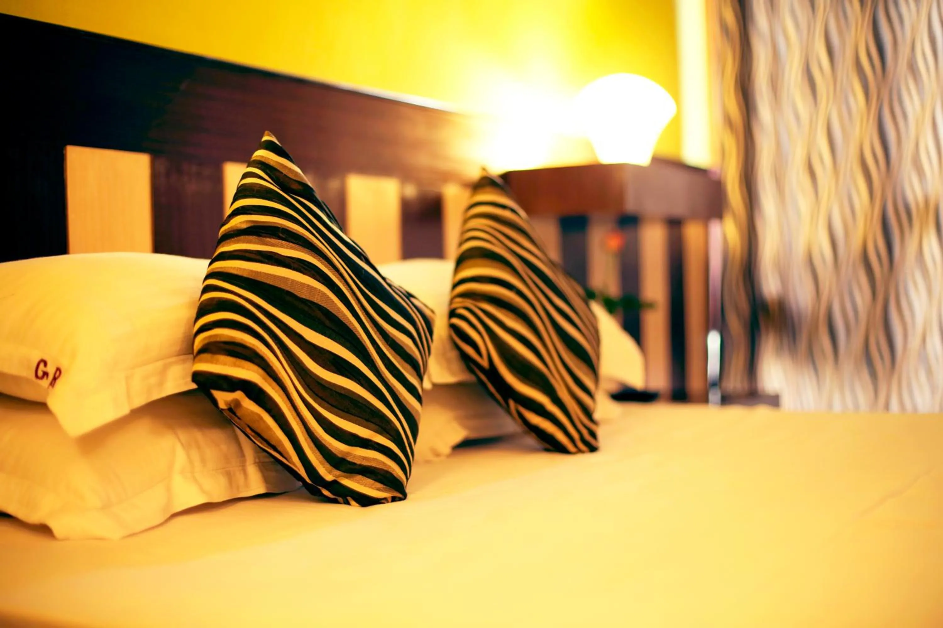 Bed in Hotel Glacier Resort