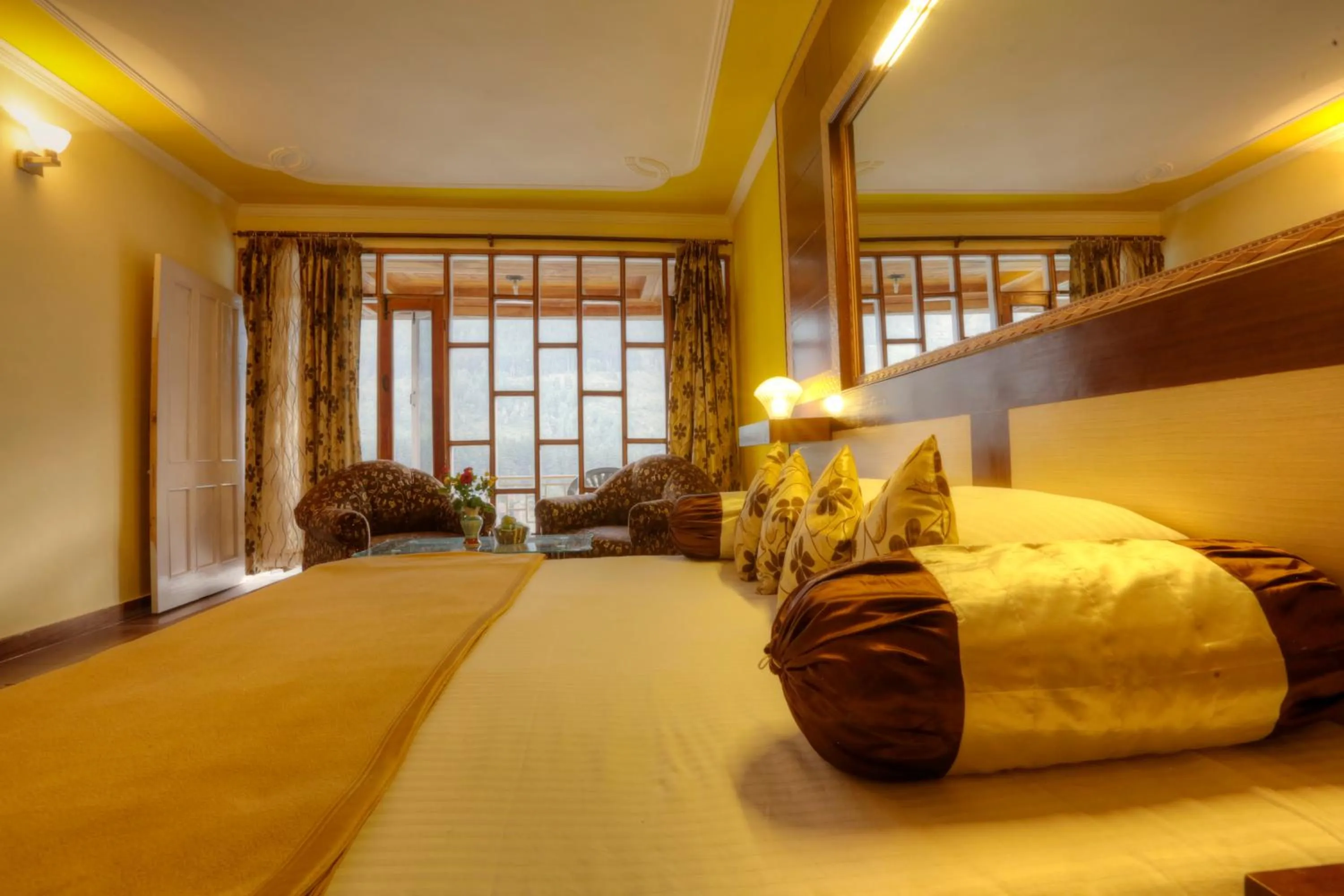 Bed in Hotel Glacier Resort