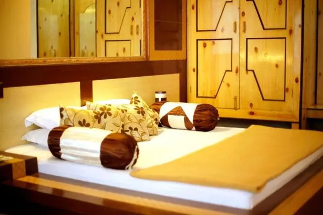 Bed in Hotel Glacier Resort