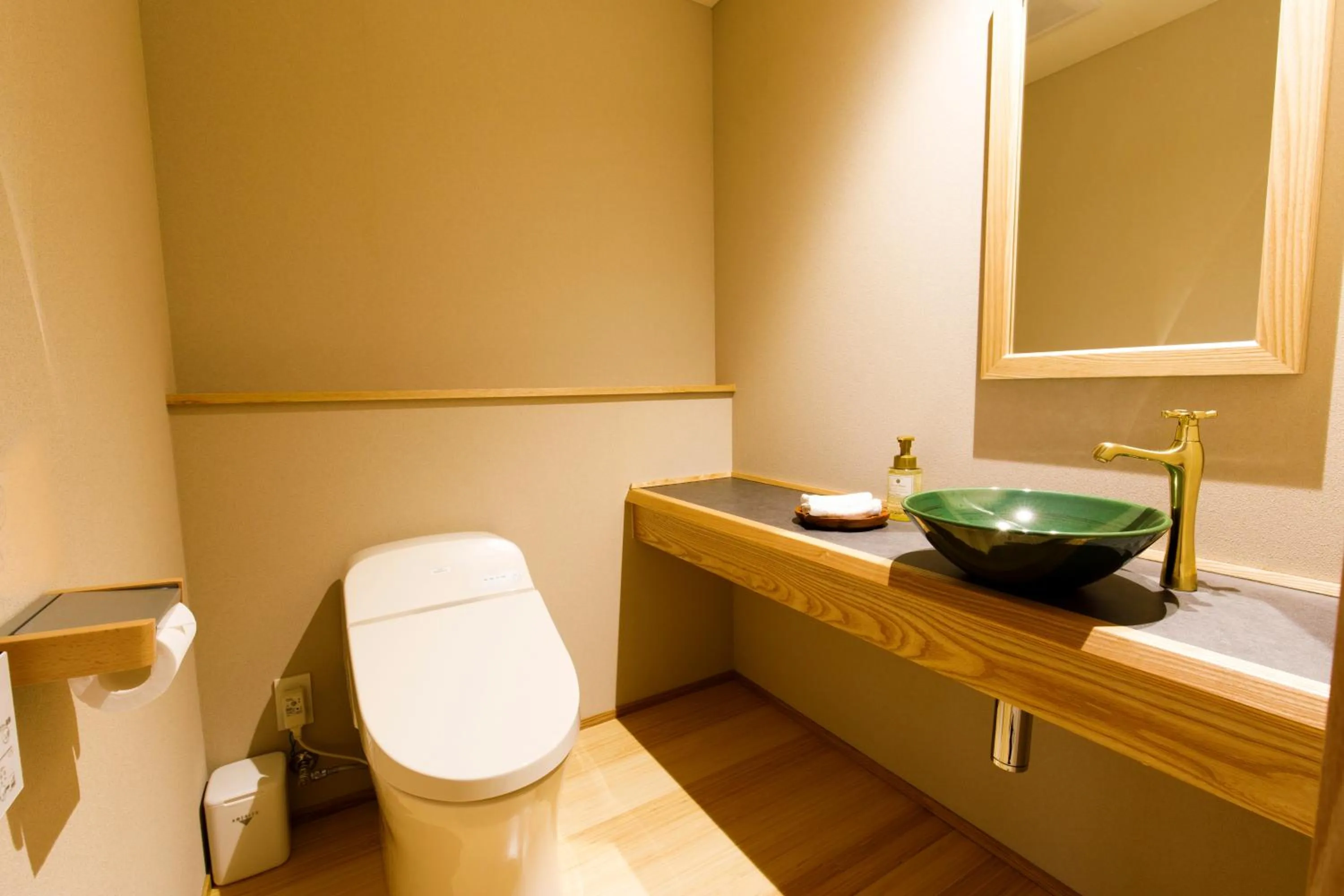 Toilet in Umino Ryotei Okinawa Nakamasou