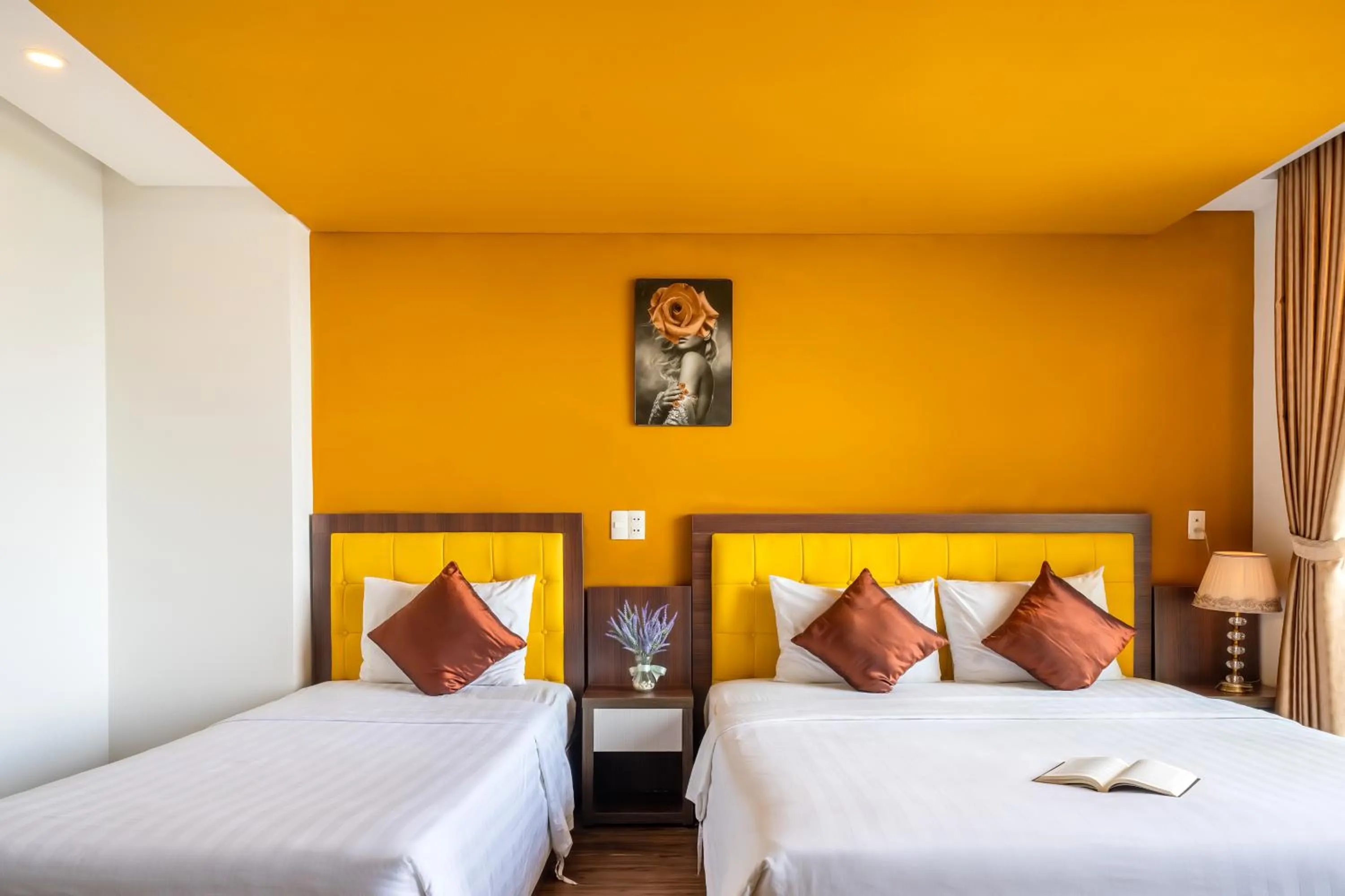 Bedroom, Bed in Rich Hotel