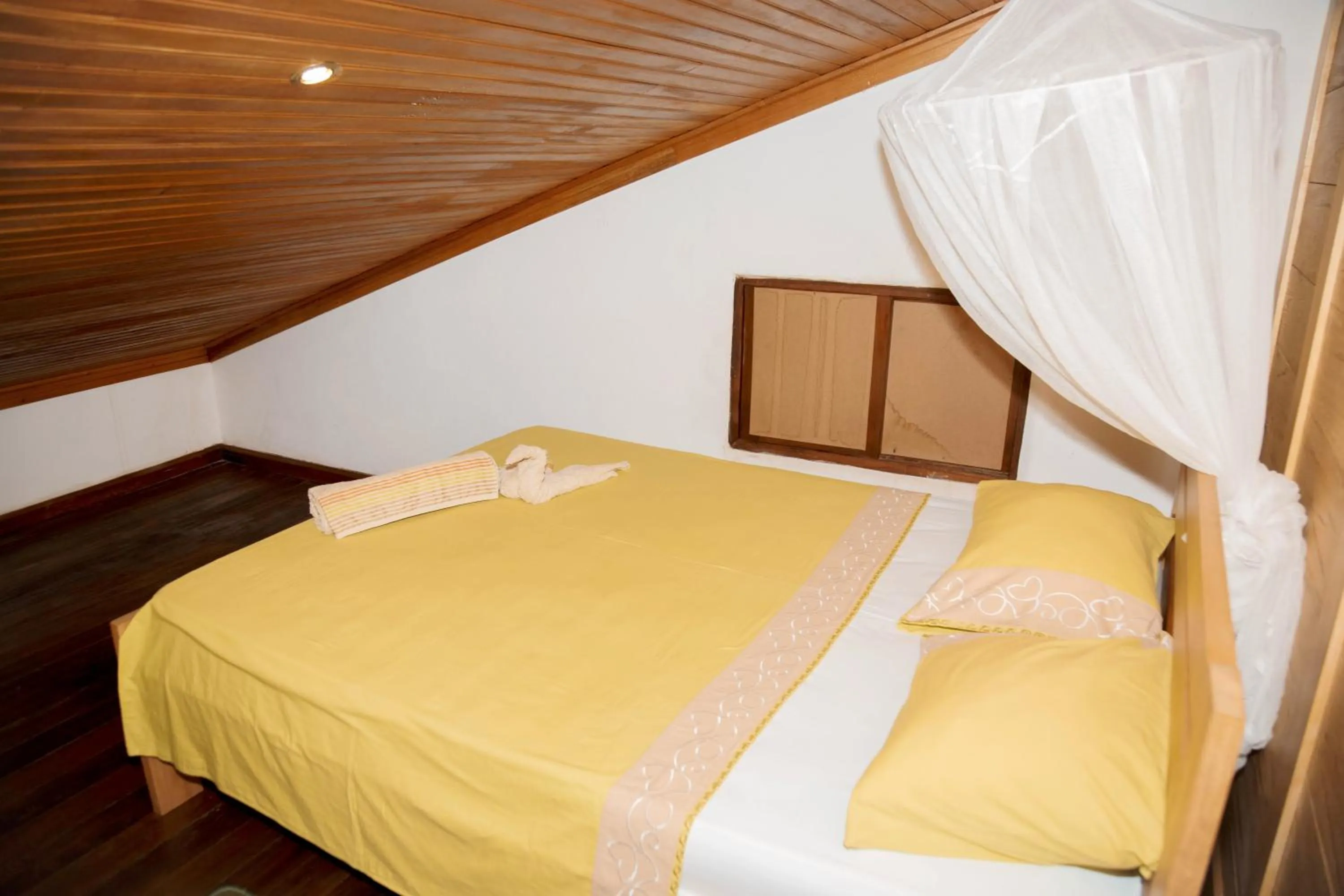 Bed in Albergaria Porcelana