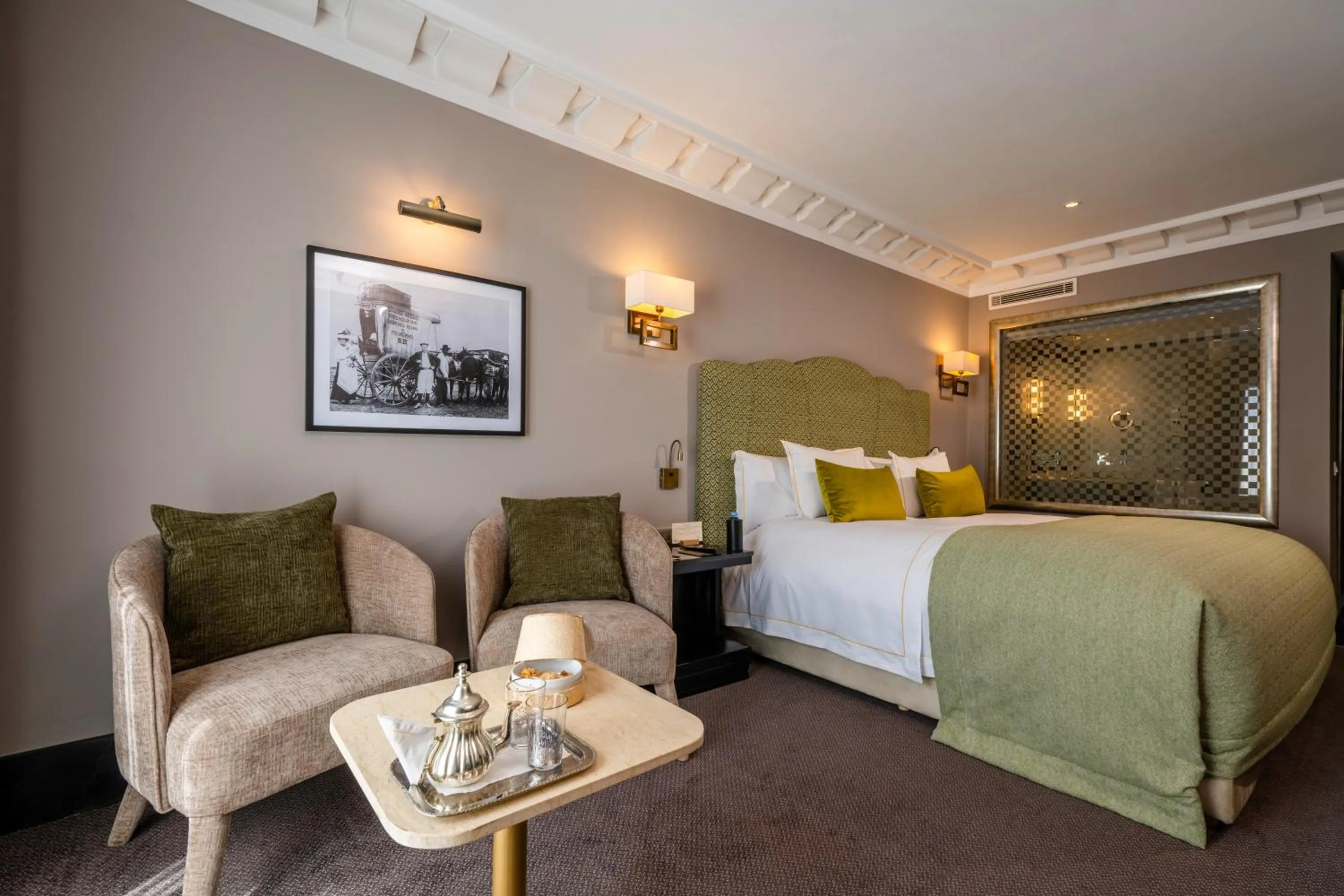 Photo of the whole room in Le Casablanca Hotel