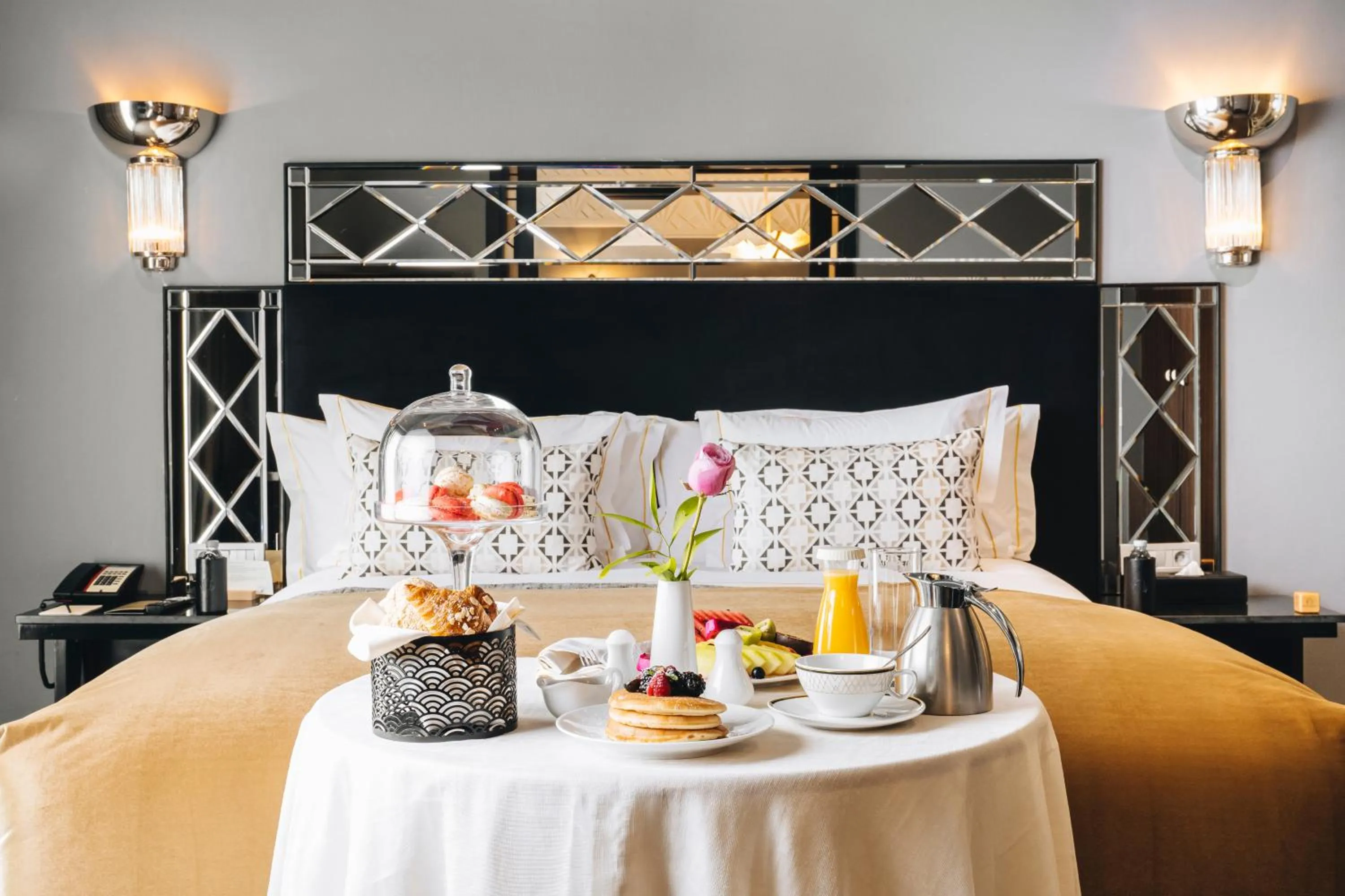 Food and drinks in Le Casablanca Hotel