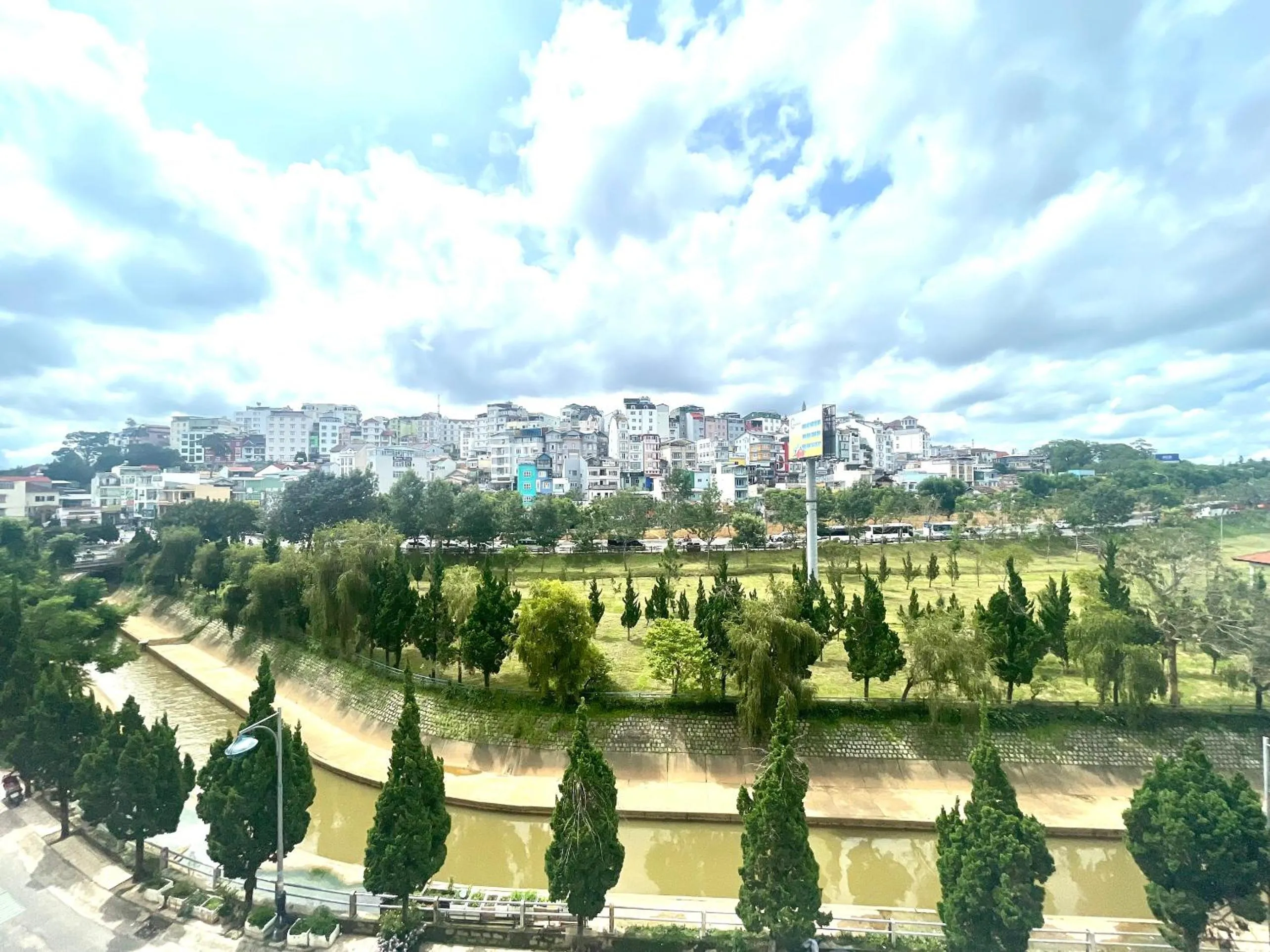 Phuong Vy Luxury Hotel