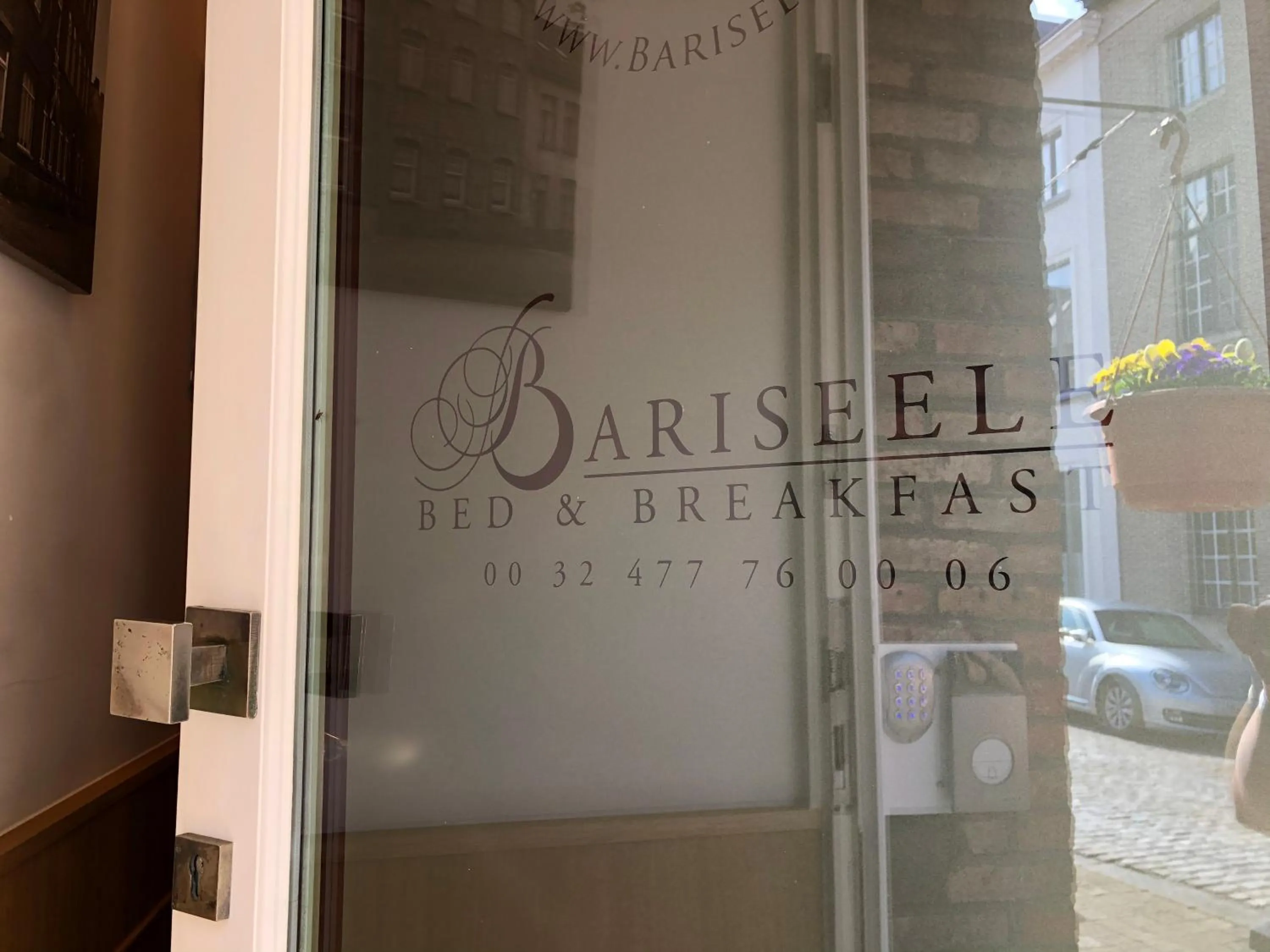 Facade/entrance in Bariseele B&B