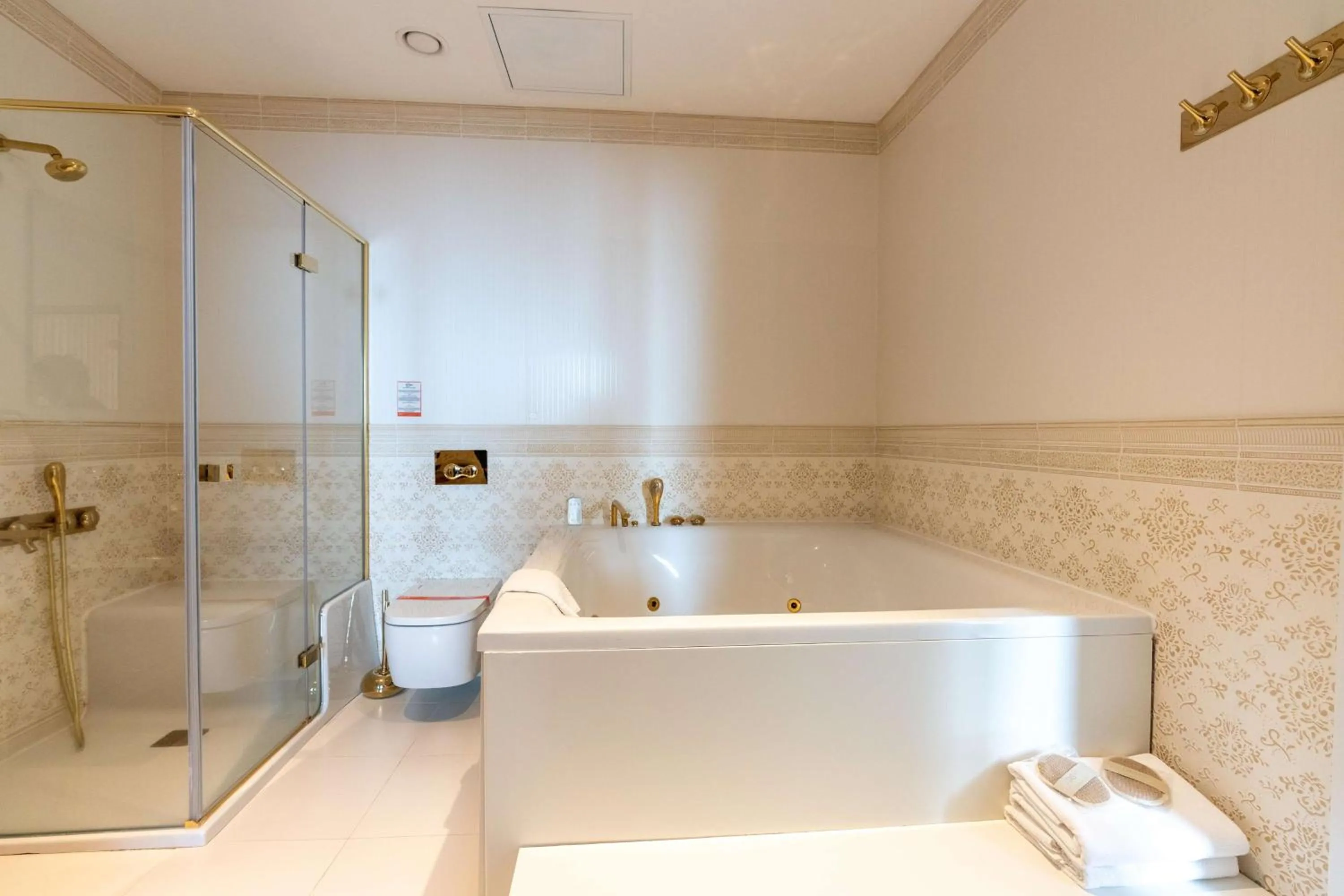 Bathroom in Das 3917