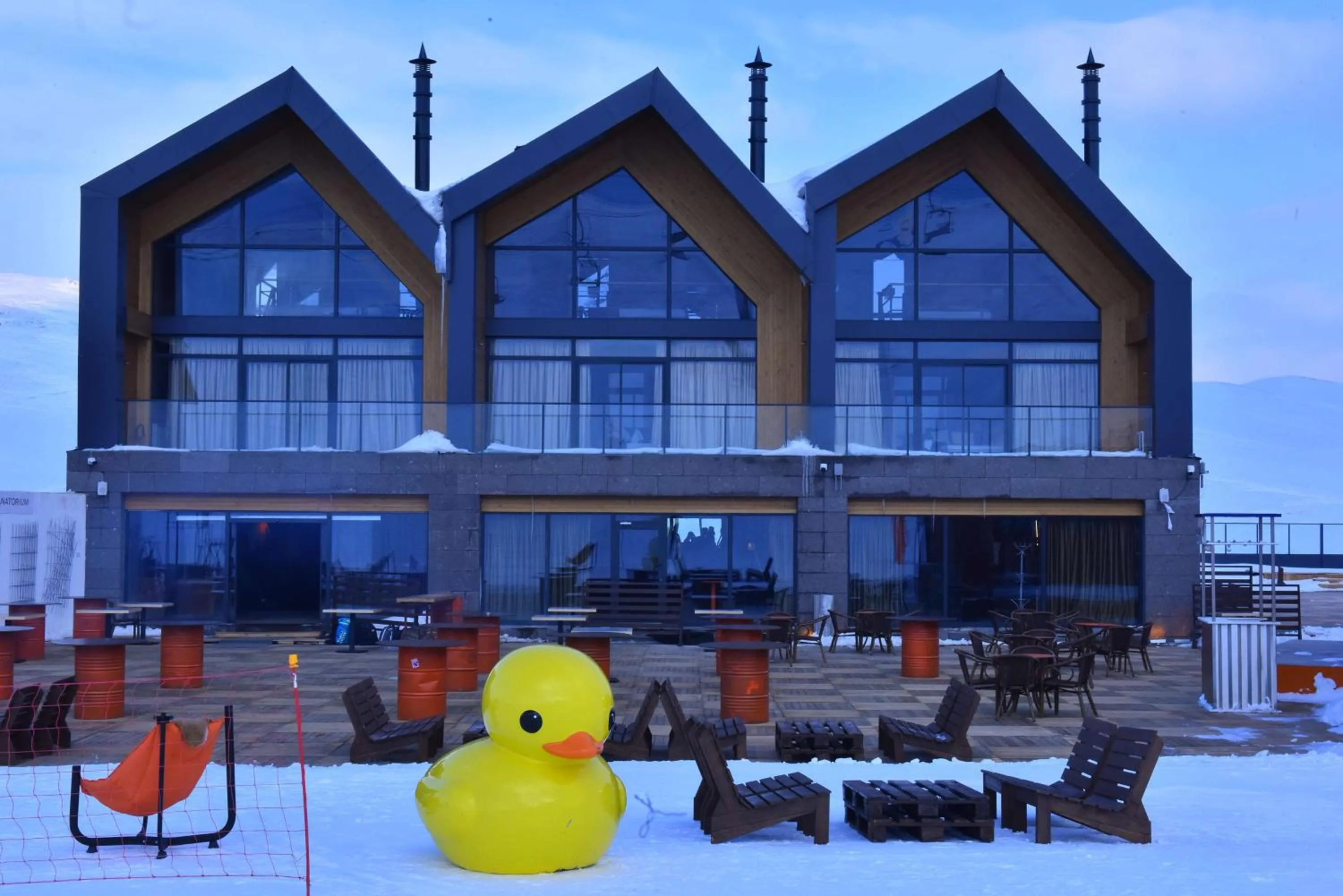 Property building in Das 3917