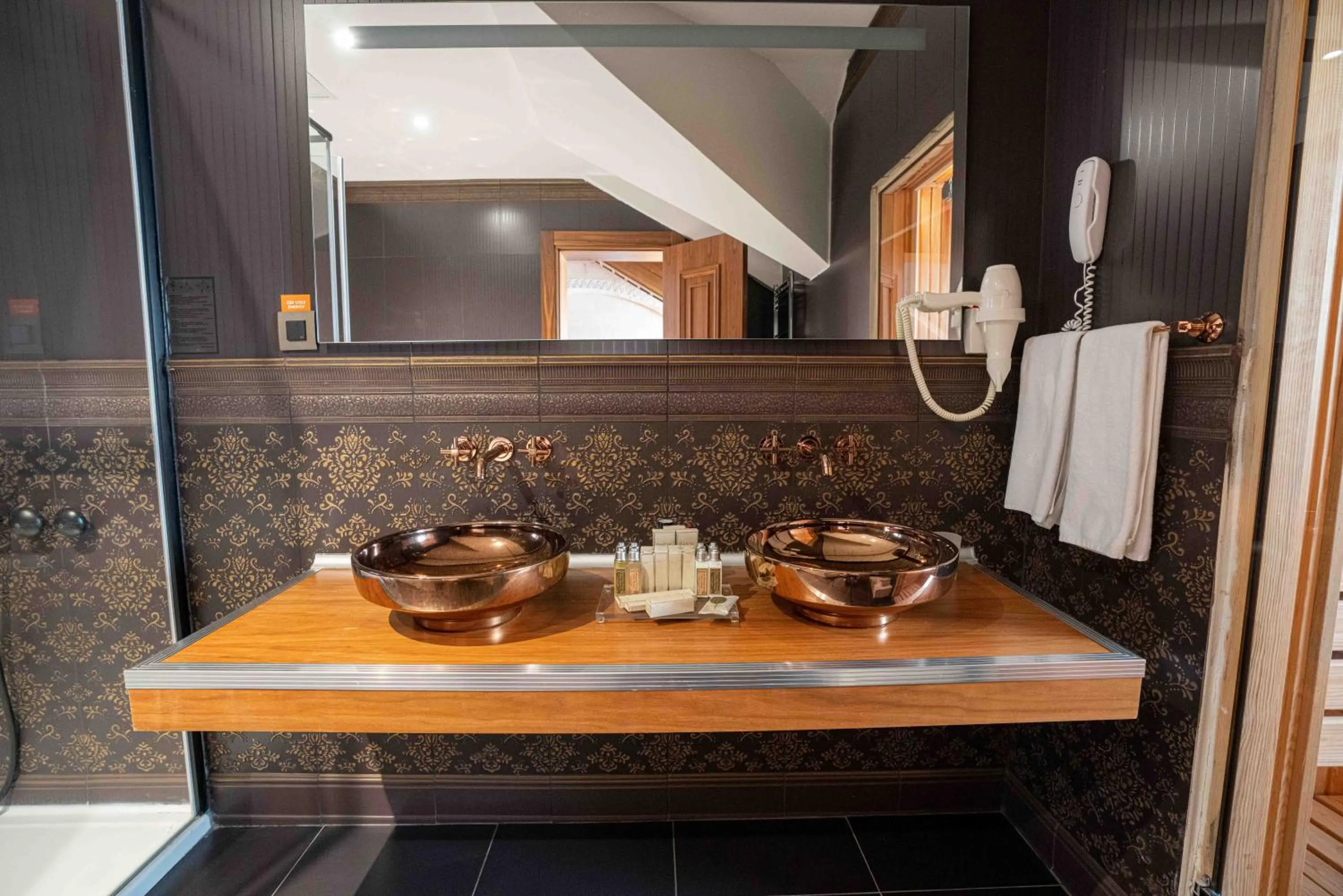 Bathroom in Das 3917