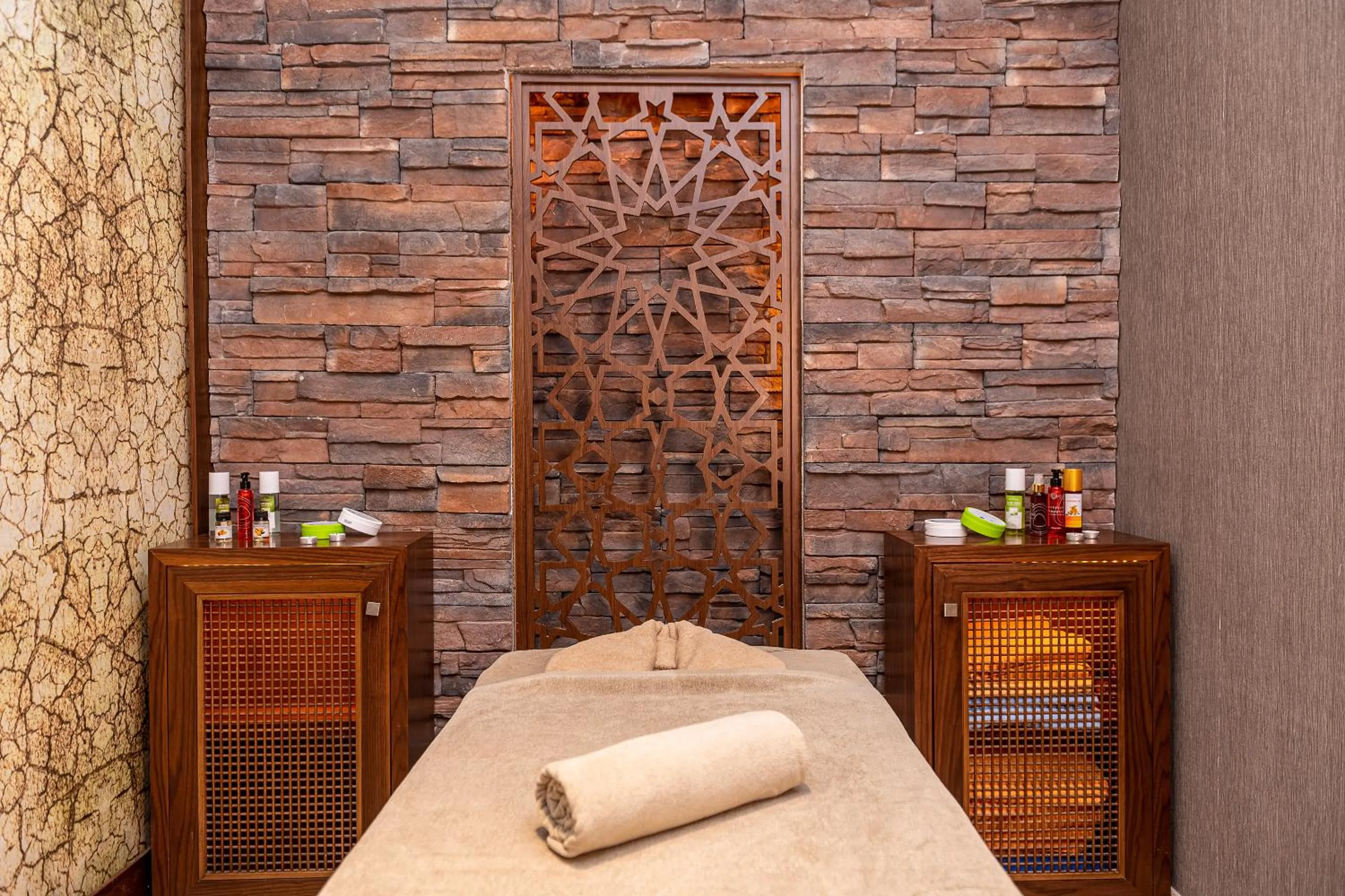 Spa and wellness centre/facilities in Das 3917