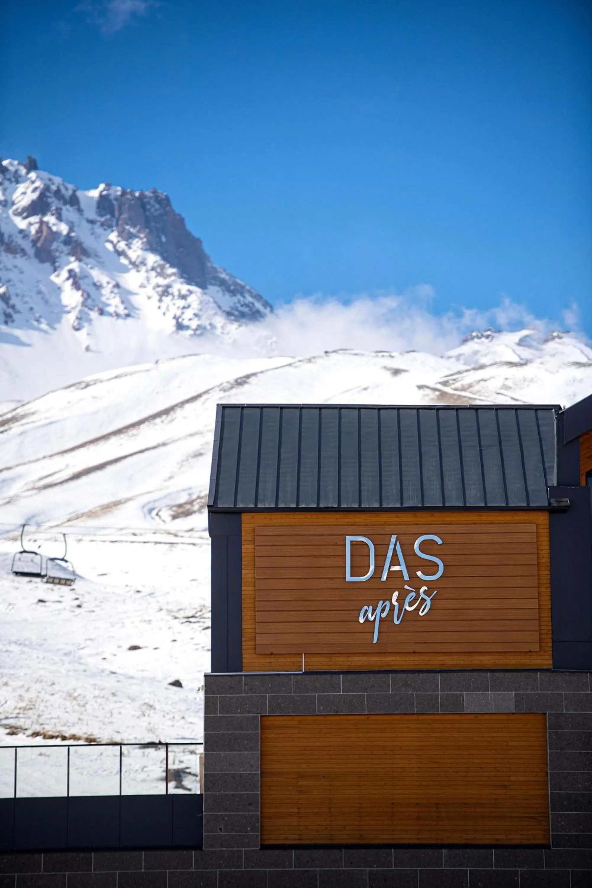 Property building in Das 3917