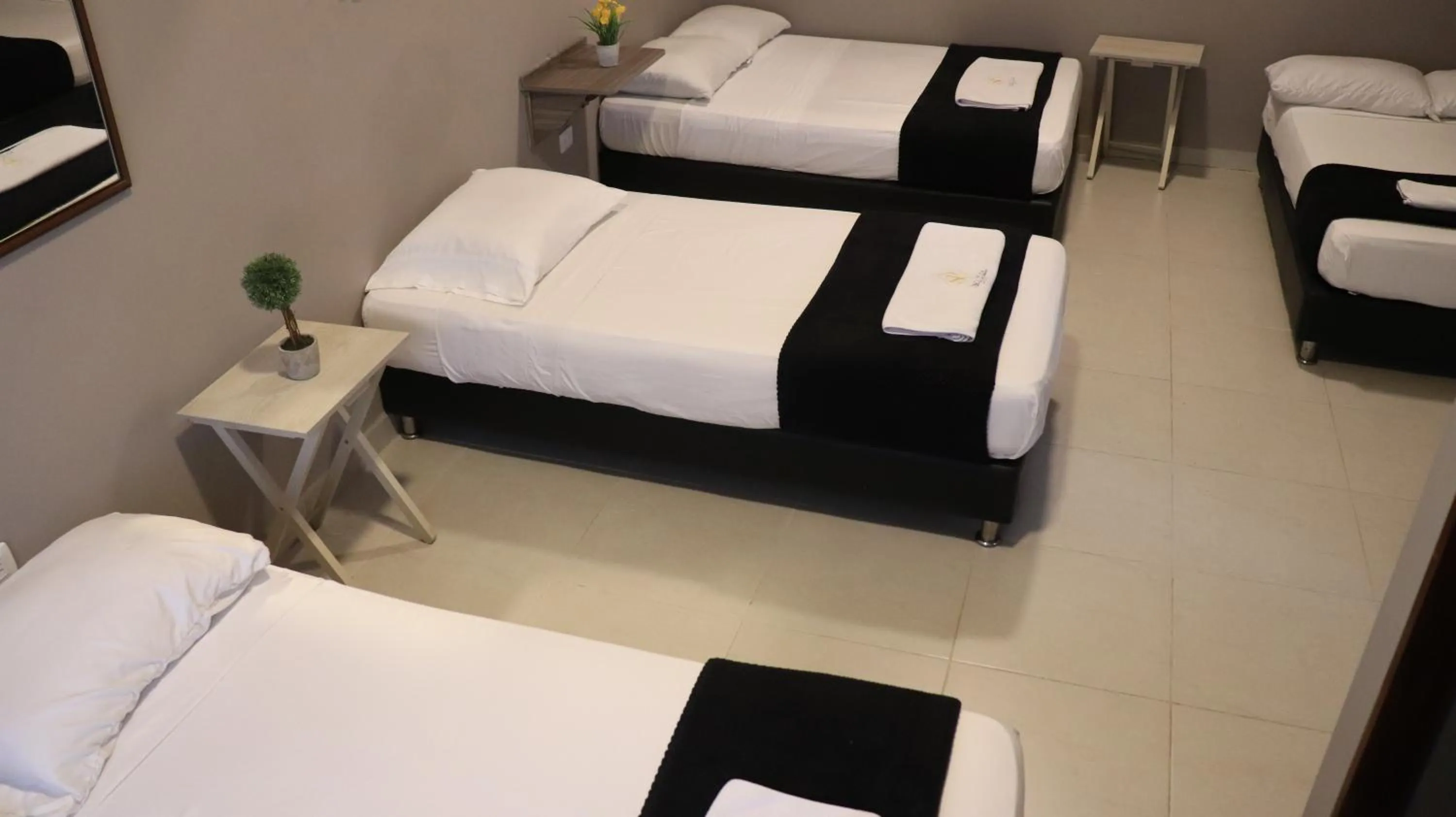 Bedroom, Bed in Hotel Simón Plaza