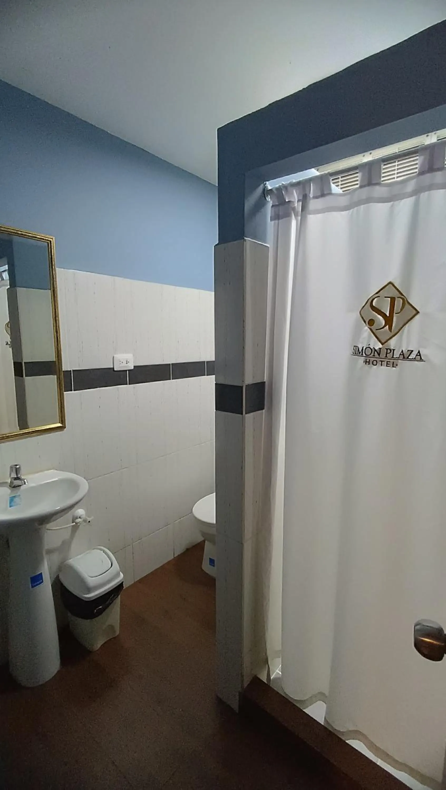 Bathroom in Hotel Simón Plaza
