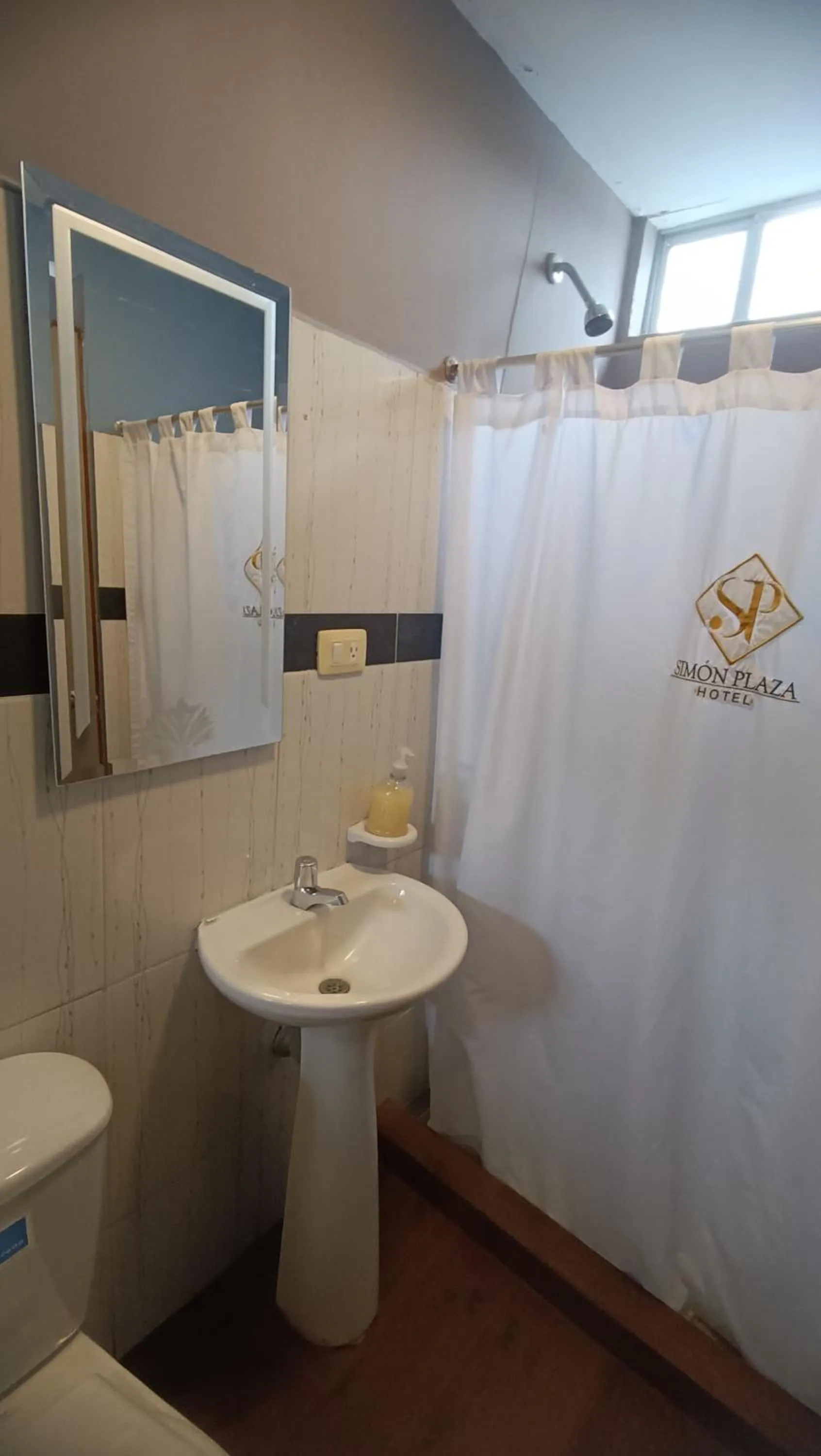 Bathroom in Hotel Simón Plaza