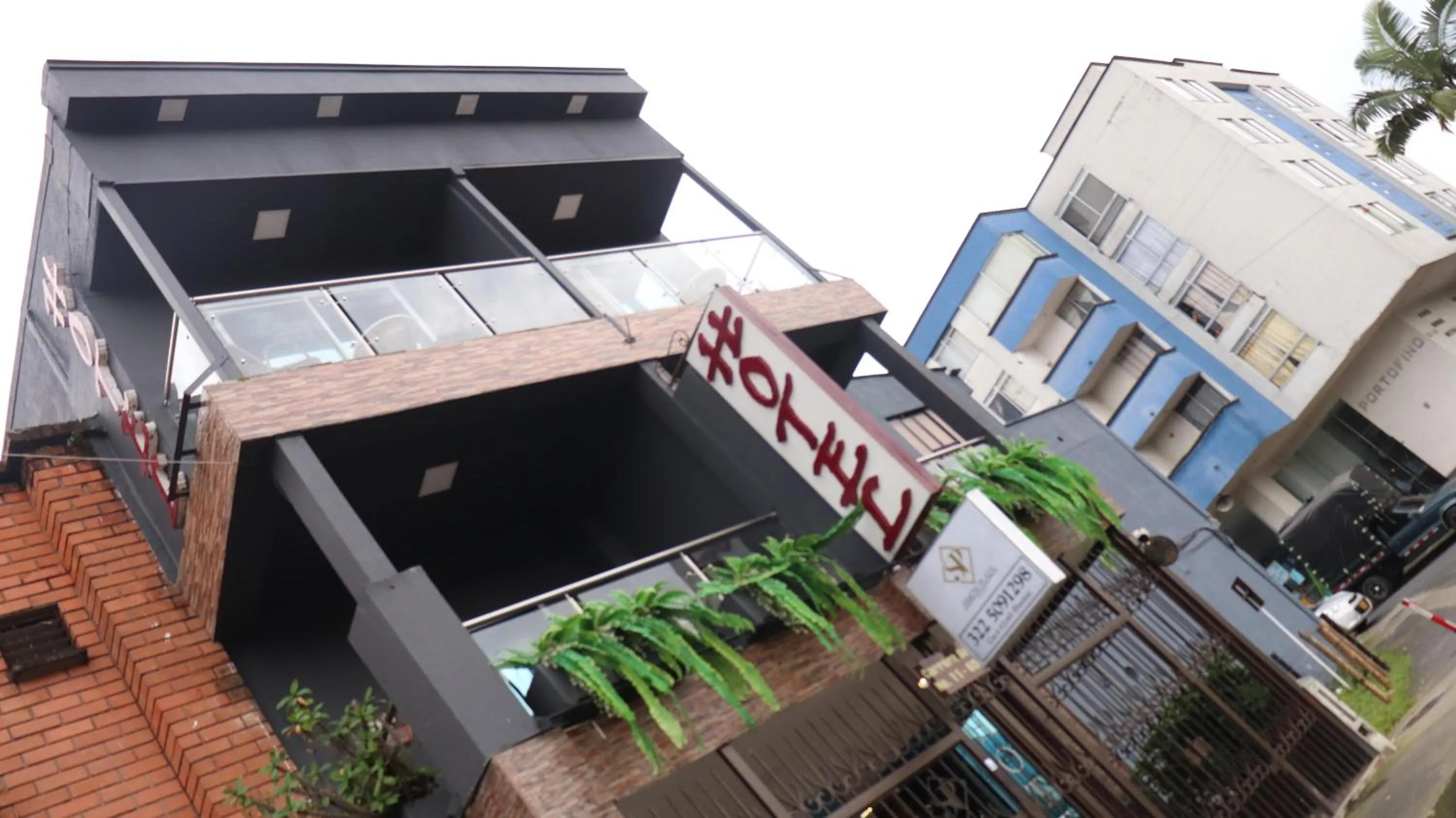 Facade/entrance in Hotel Simón Plaza