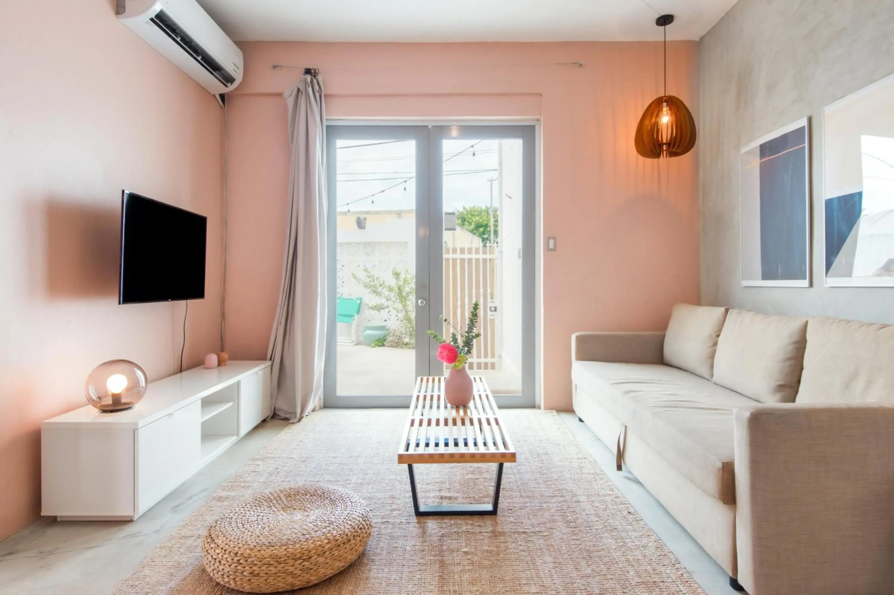 TV and multimedia in TROPICALIA by DW