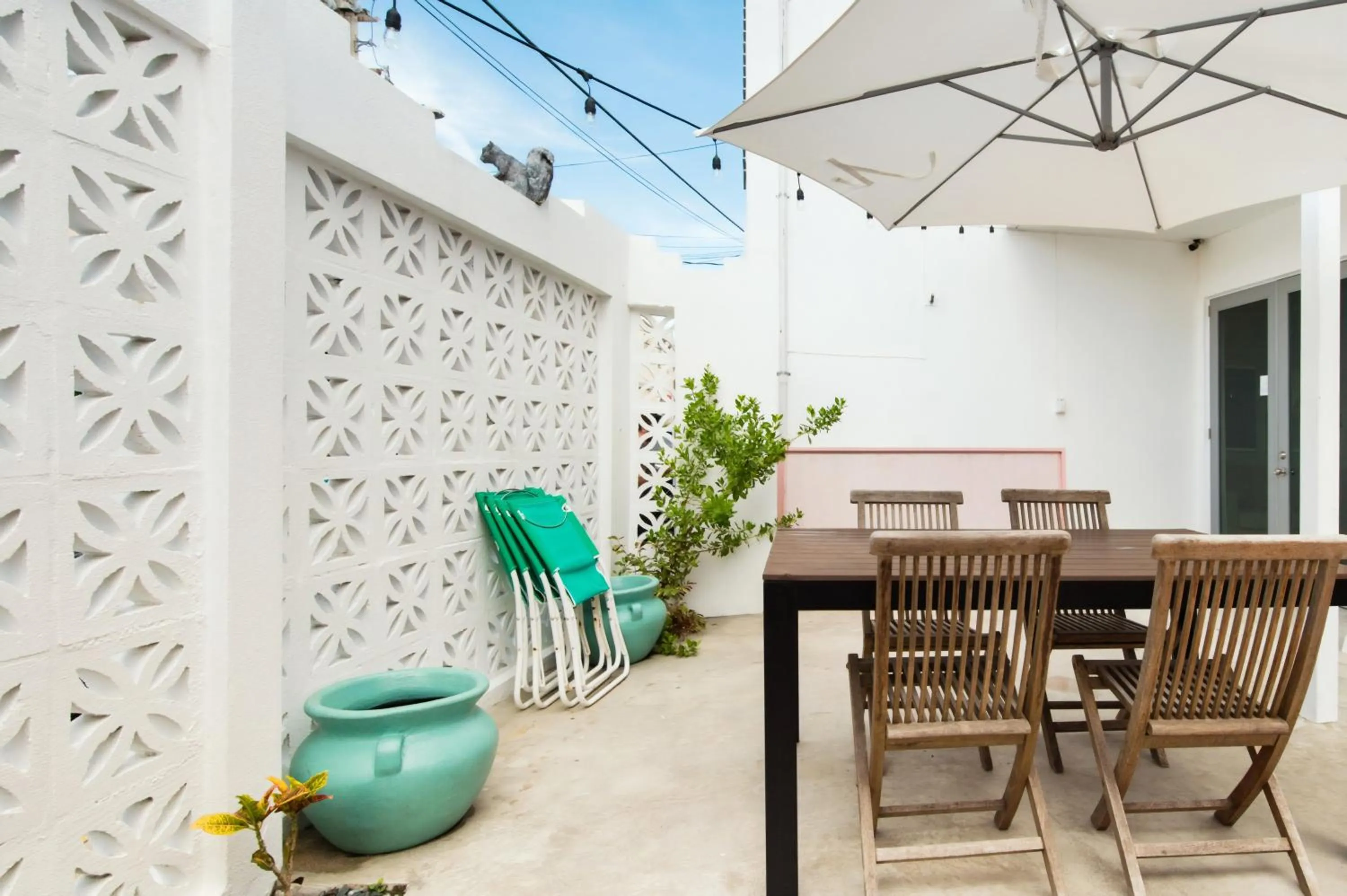 Patio in TROPICALIA by DW