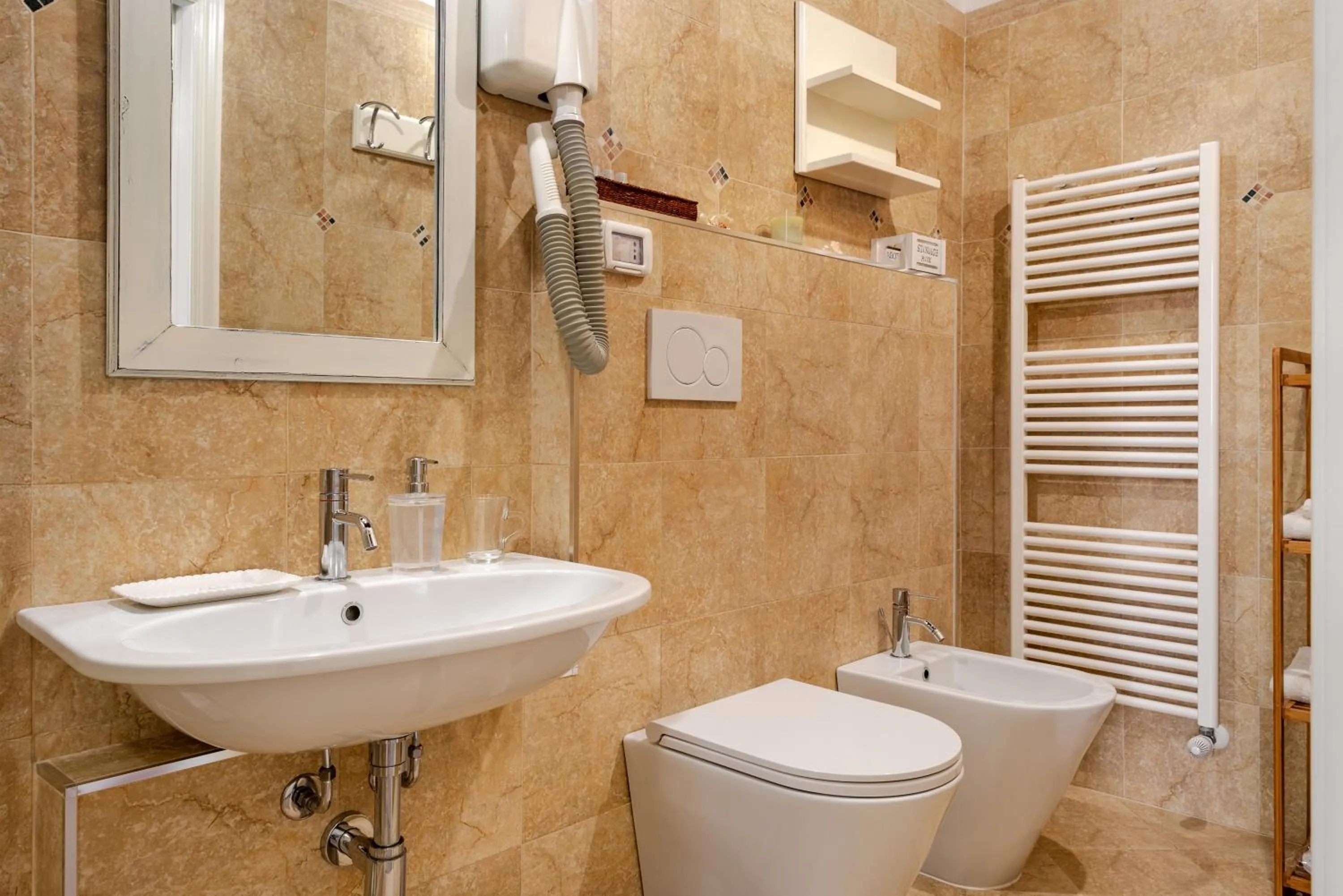 Bathroom in Palazzo De Tomasi B&B