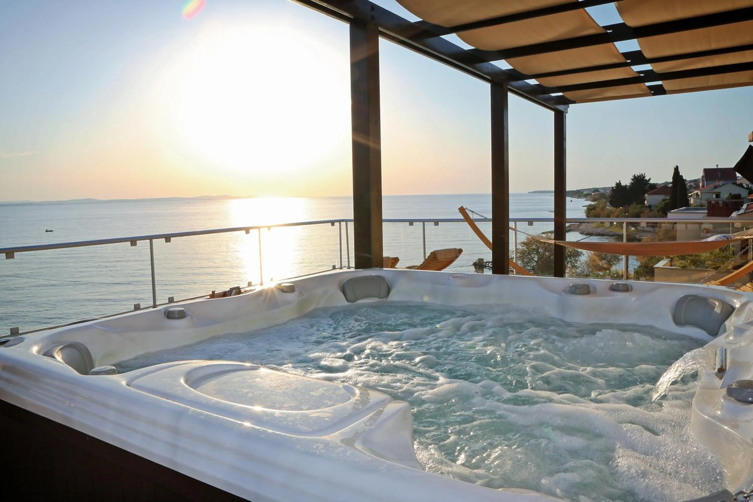 Hot Tub in Hotel Delfin