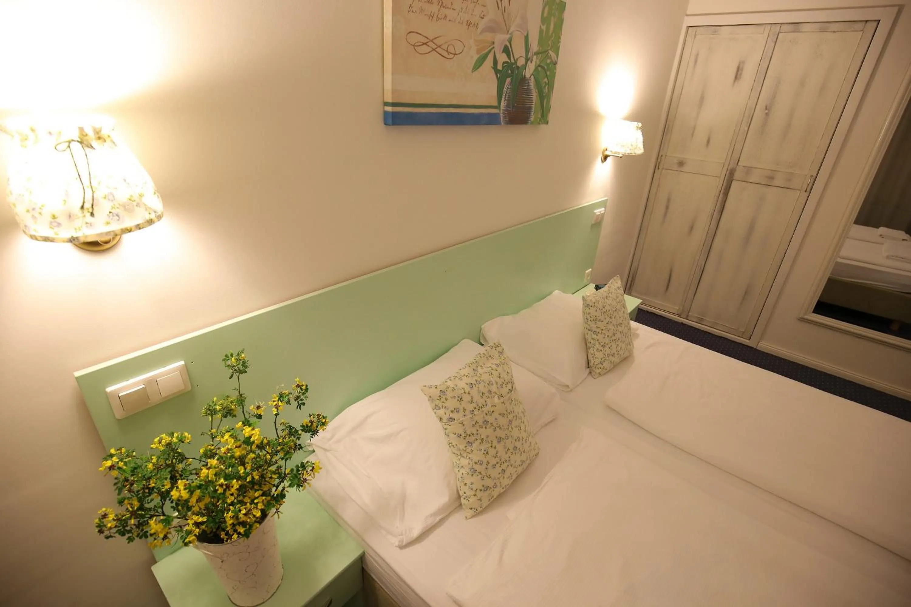 Decorative detail, Bed in Hotel Delfin