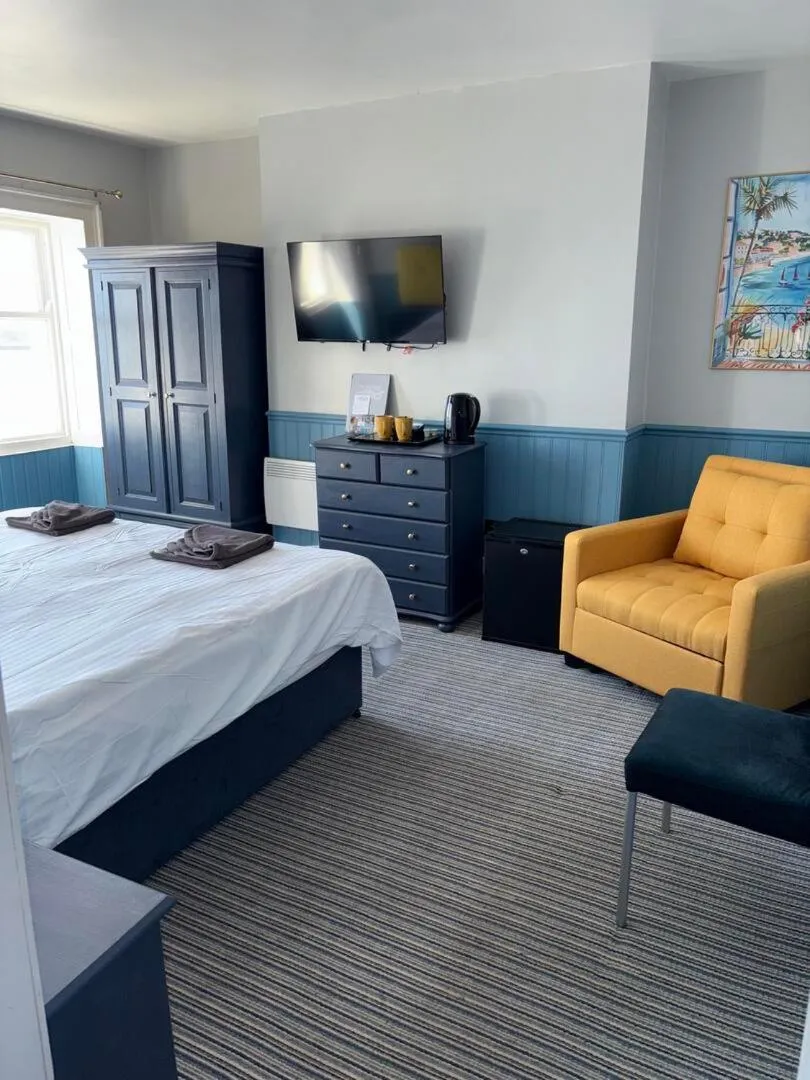 Sea view, Bed in The Leam Hotel