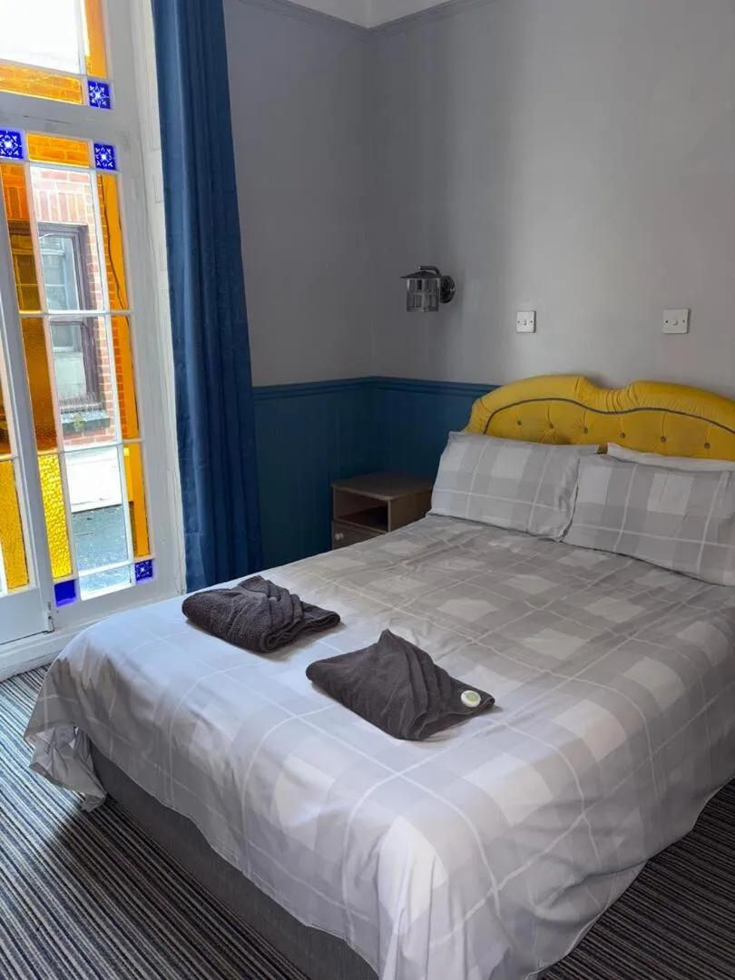 Bedroom, Bed in The Leam Hotel