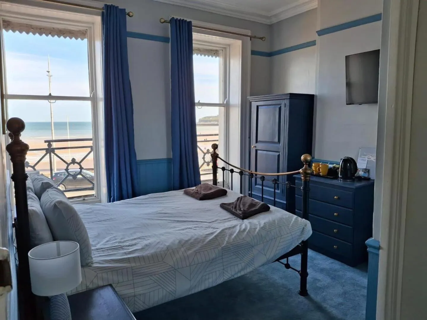 Sea view, Bed in The Leam Hotel